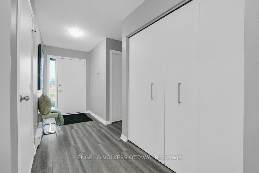 Photo 4 of 46 Bethune Court, Ottawa, Kanata - Beaverbrook — HOMEH