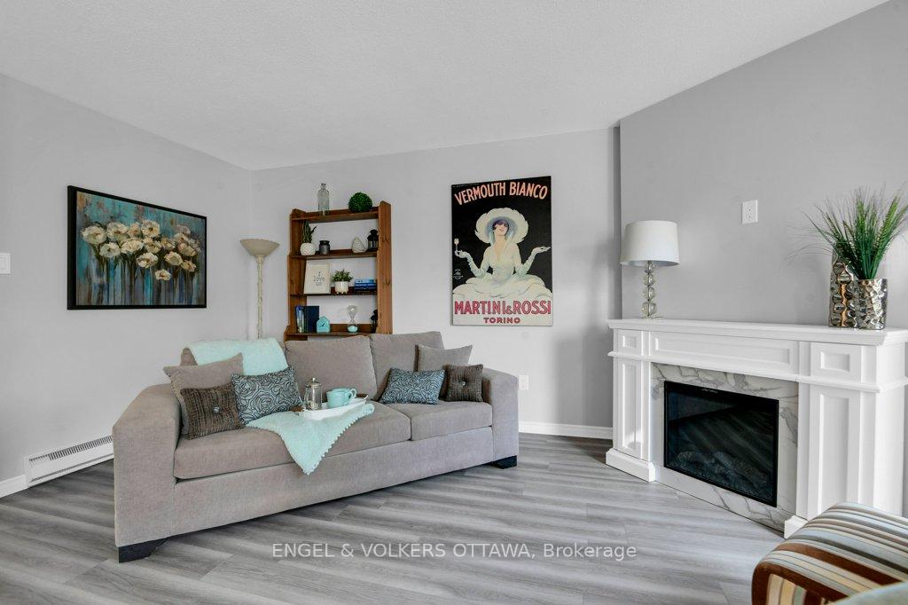 Photo 7 of 46 Bethune Court, Ottawa, Kanata - Beaverbrook — HOMEH
