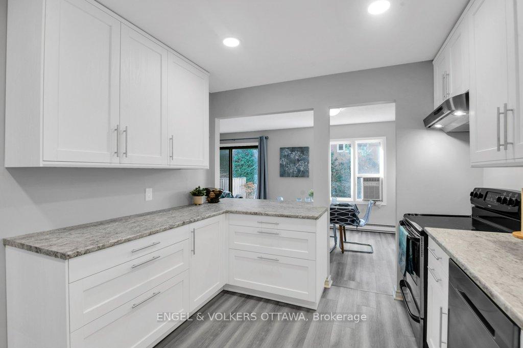 Photo 12 of 46 Bethune Court, Ottawa, Kanata - Beaverbrook — HOMEH