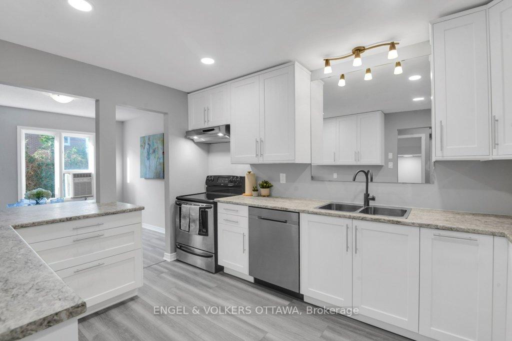 Photo 13 of 46 Bethune Court, Ottawa, Kanata - Beaverbrook — HOMEH