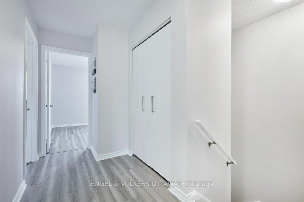 Photo 15 of 46 Bethune Court, Ottawa, Kanata - Beaverbrook — HOMEH