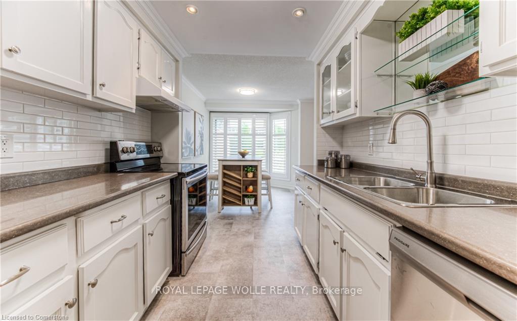 Photo 9 of Unit 2, 410 Craigleith Drive, Waterloo — HOMEH