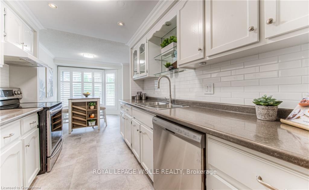 Photo 10 of Unit 2, 410 Craigleith Drive, Waterloo — HOMEH