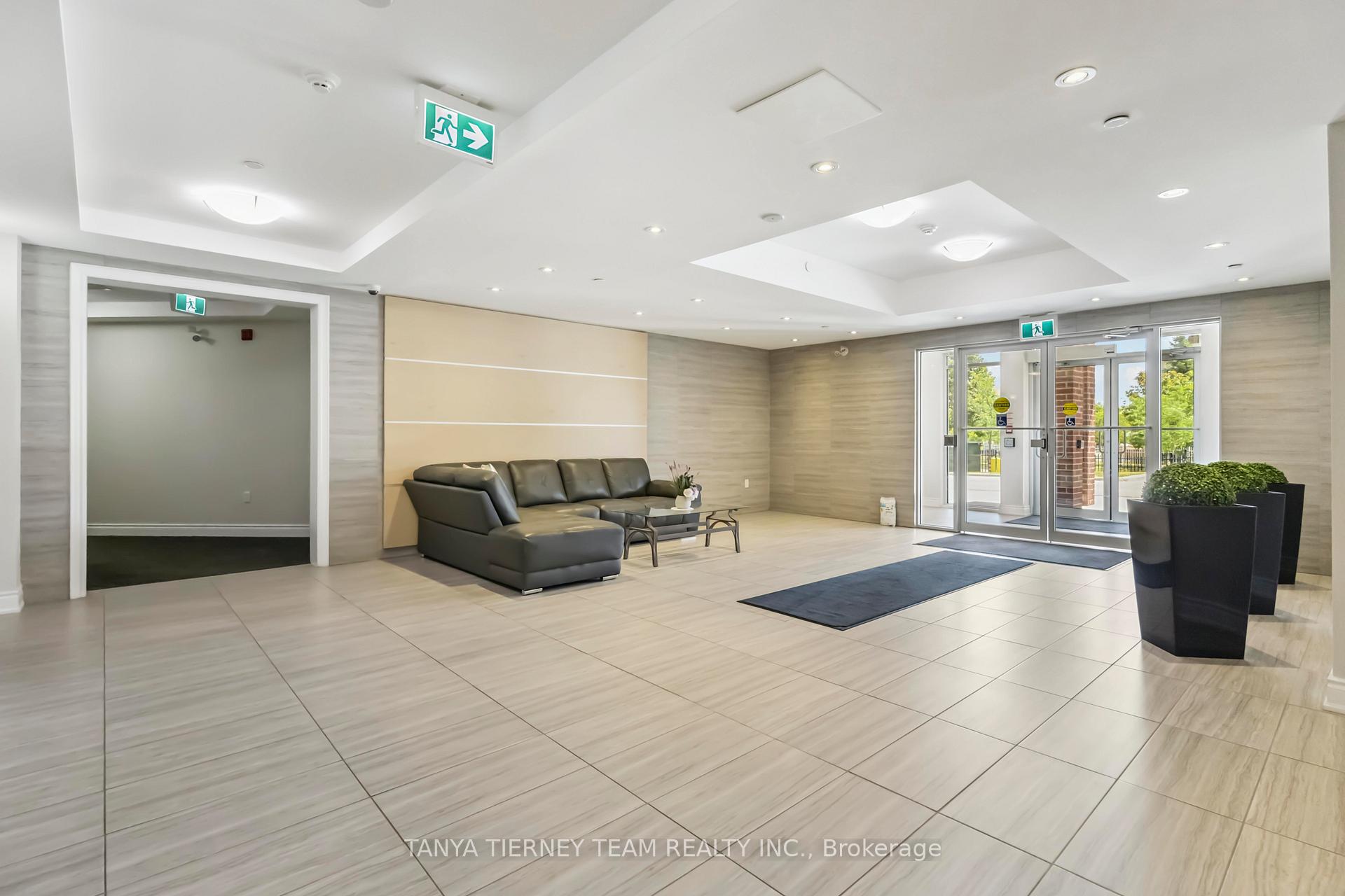 Photo 6 of Unit 404, 84 Aspen Springs Drive, Clarington, Bowmanville — HOMEH