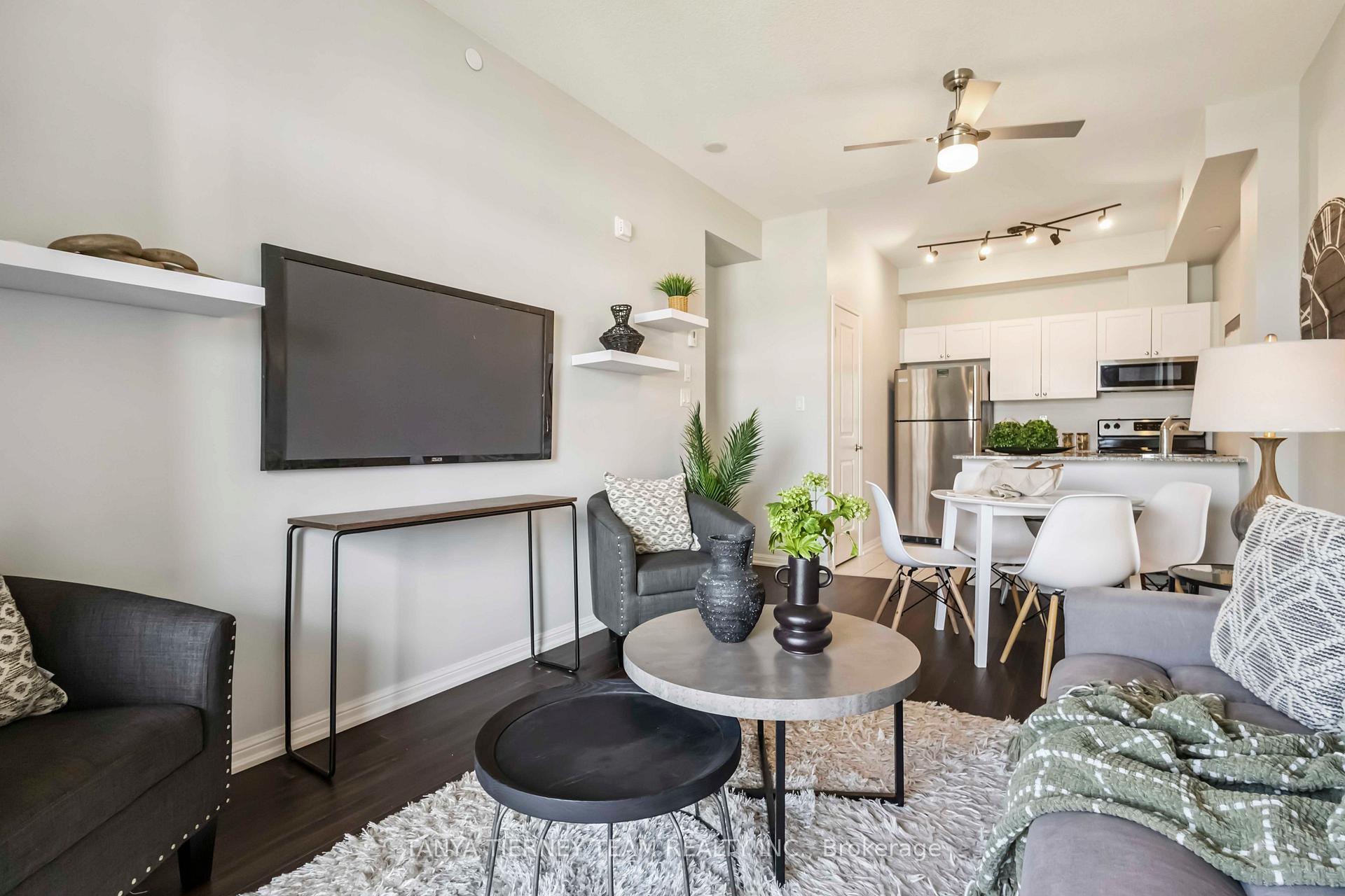 Photo 12 of Unit 404, 84 Aspen Springs Drive, Clarington, Bowmanville — HOMEH