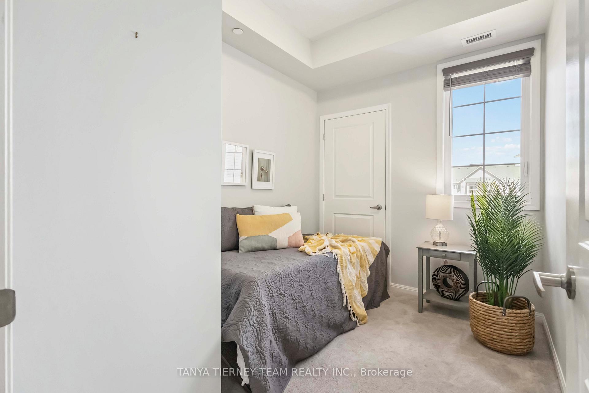 Photo 31 of Unit 404, 84 Aspen Springs Drive, Clarington, Bowmanville — HOMEH