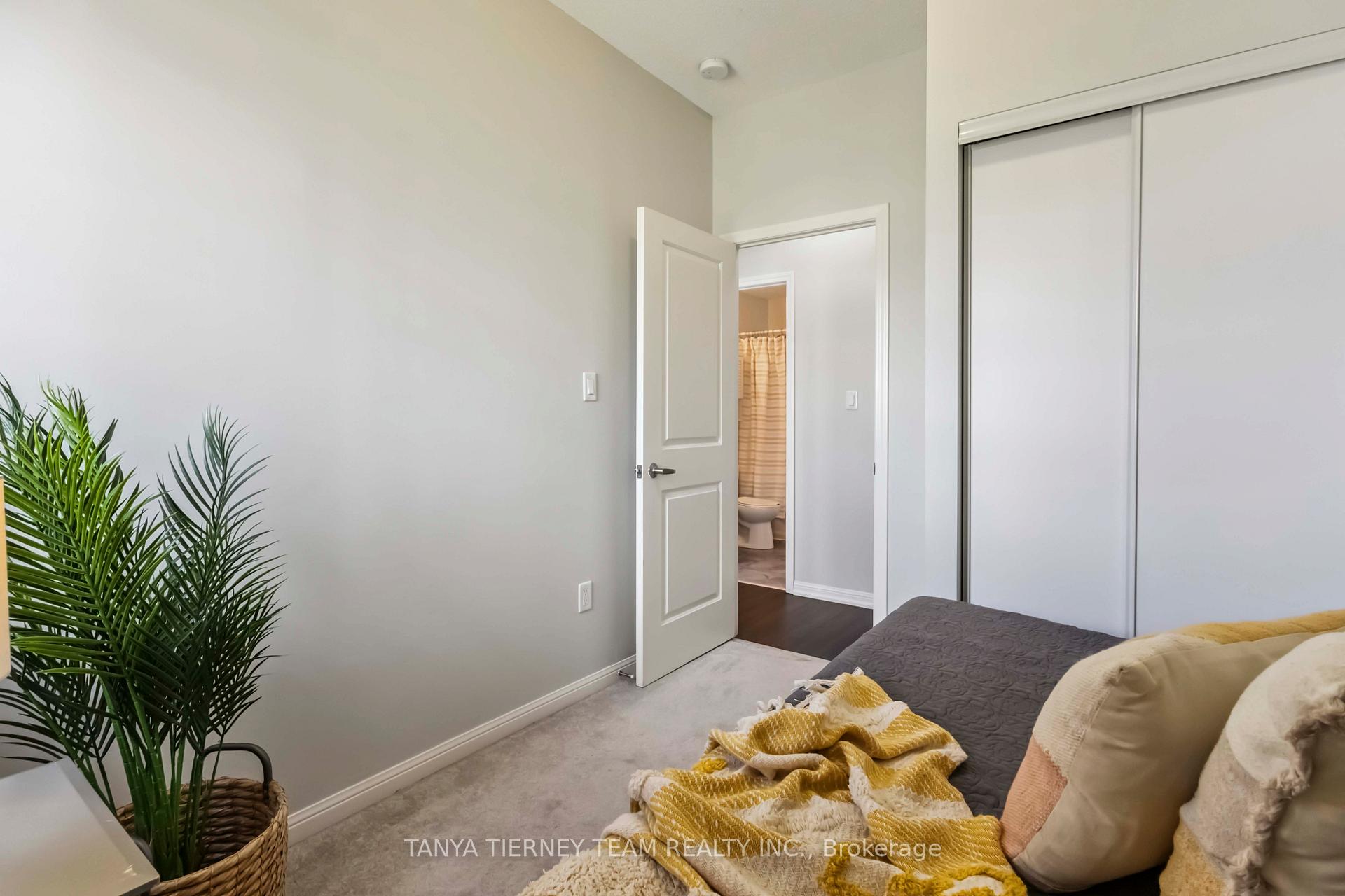 Photo 34 of Unit 404, 84 Aspen Springs Drive, Clarington, Bowmanville — HOMEH