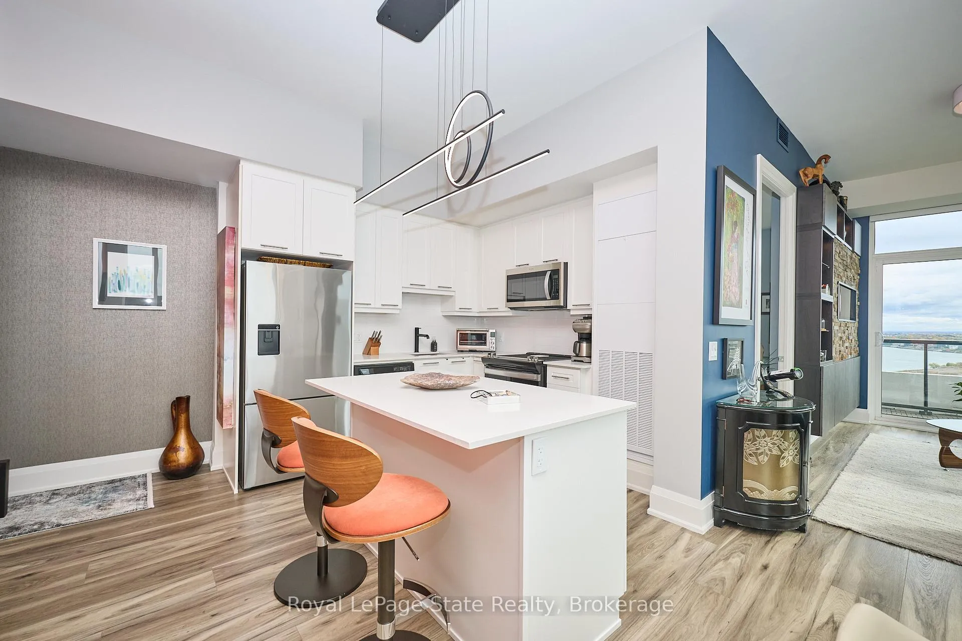 Photo 5 of Unit 1807, 385 Winston Road, Grimsby, Grimsby Beach — HOMEH