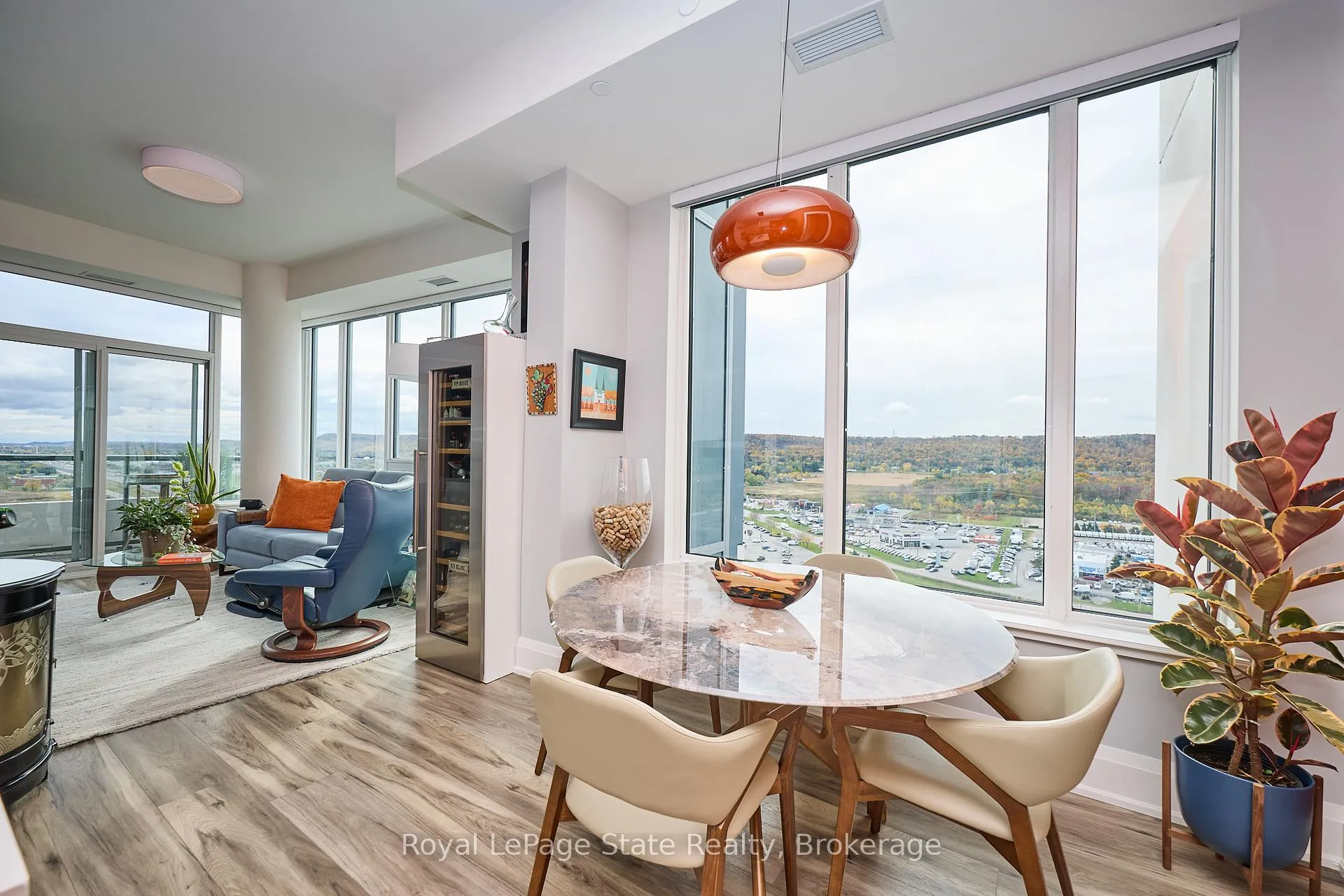 Photo 7 of Unit 1807, 385 Winston Road, Grimsby, Grimsby Beach — HOMEH