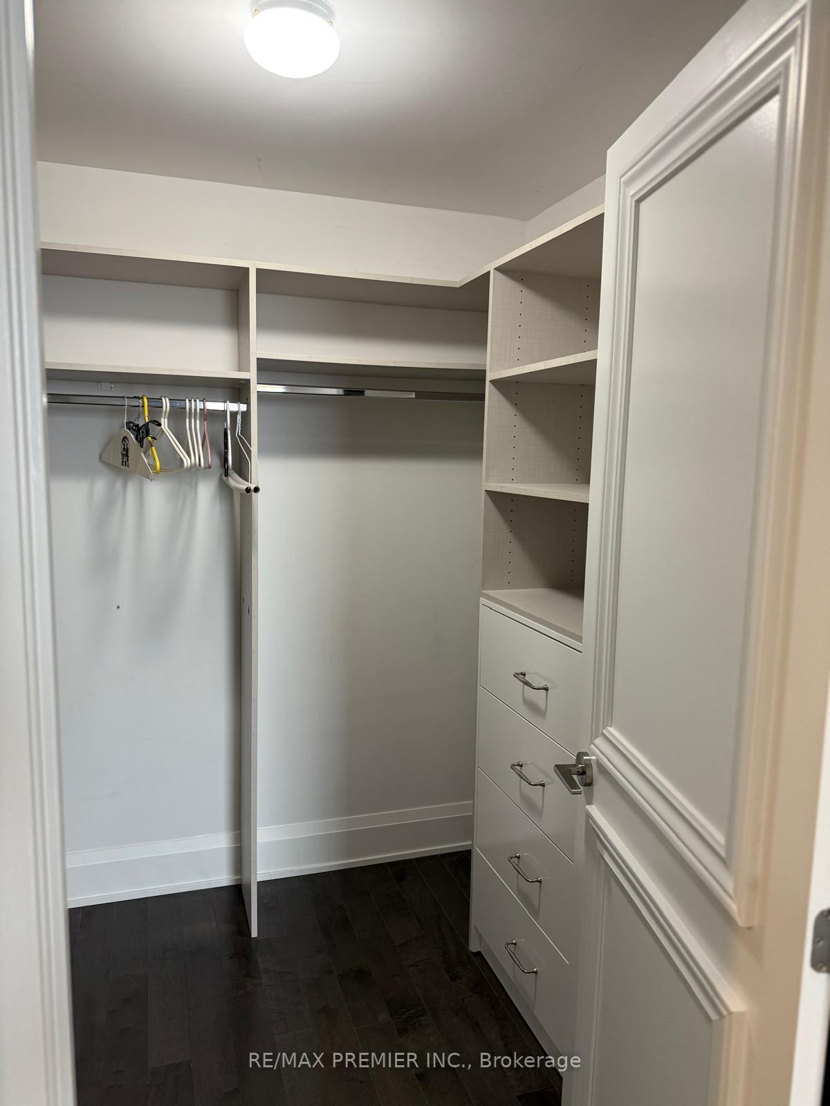 Photo 10 of Unit PH 1005, 4800 Highway 7, Vaughan, East Woodbridge — HOMEH