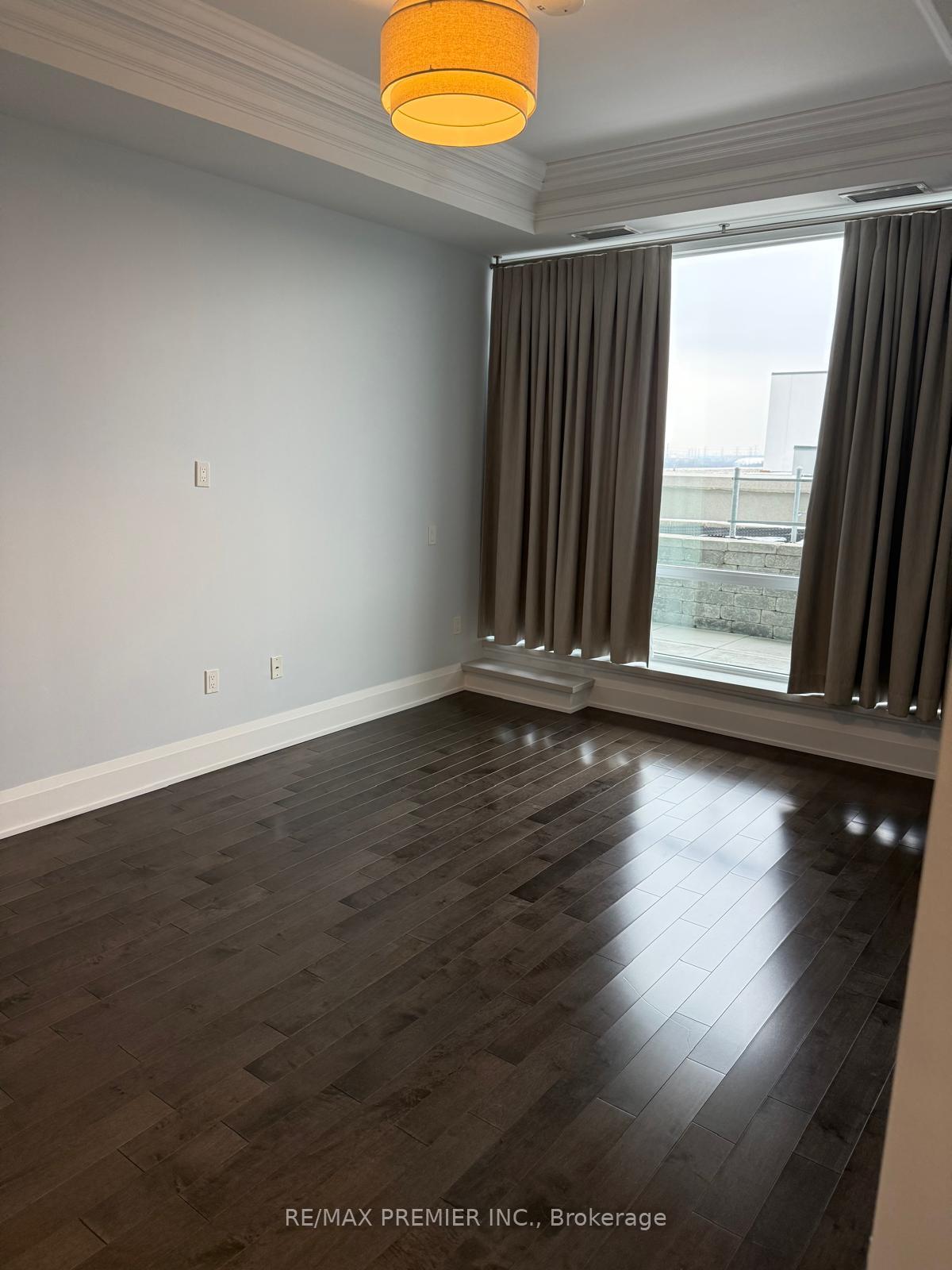 Photo 11 of Unit PH 1005, 4800 Highway 7, Vaughan, East Woodbridge — HOMEH