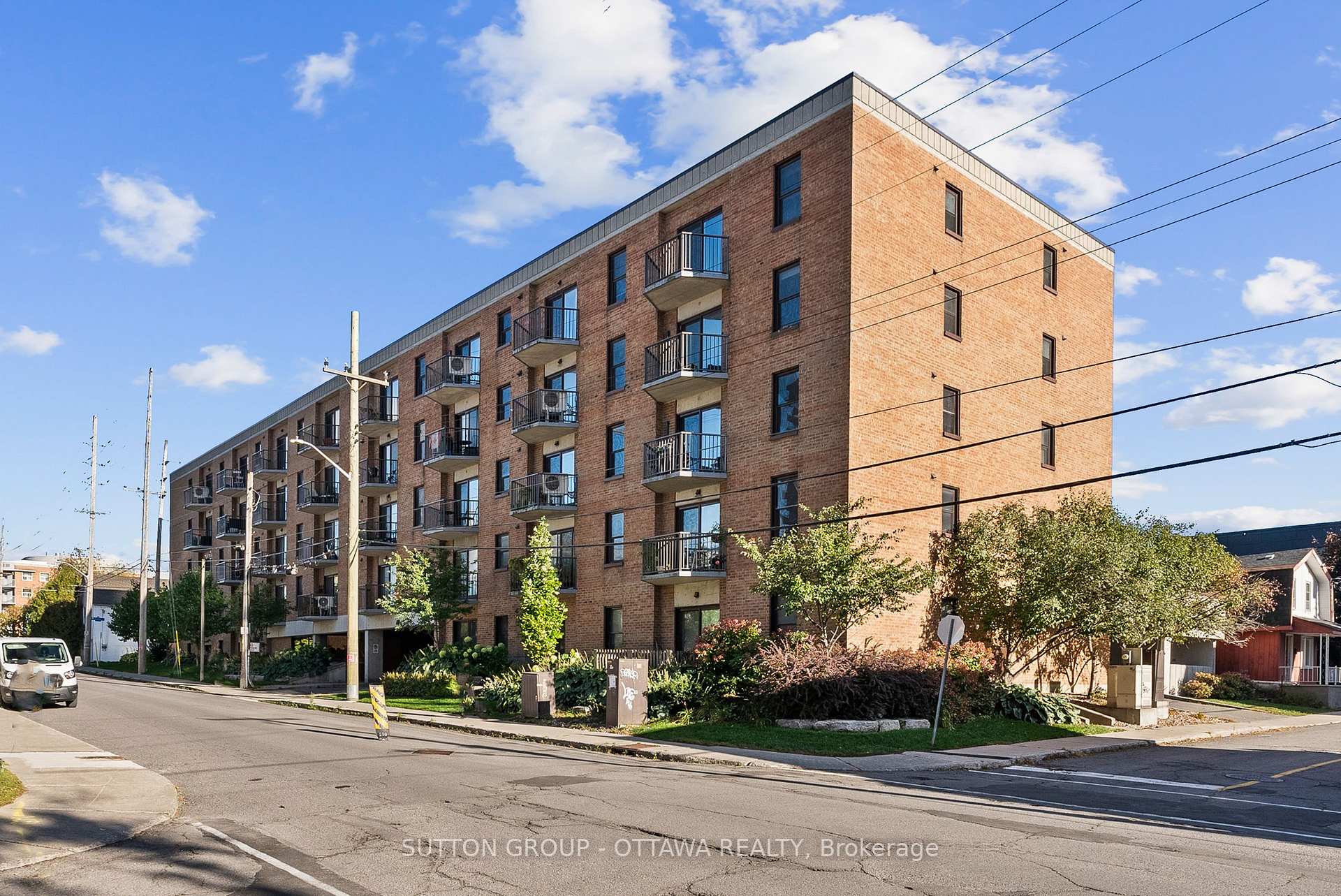 Front of Unit 507, 50 Burnside Avenue