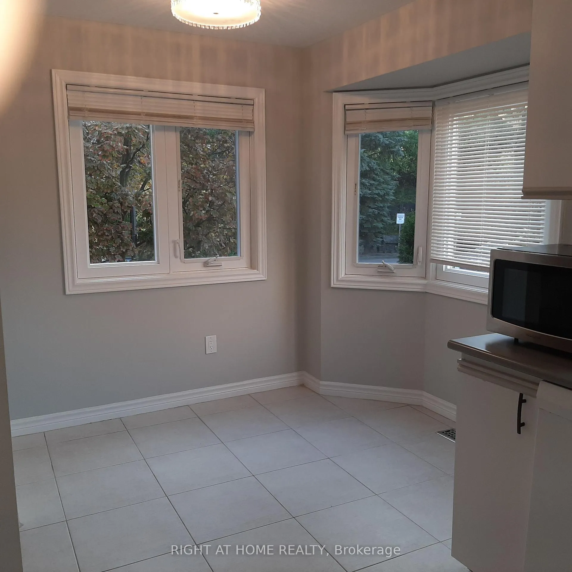 Photo 14 of Unit 17, 37 Old Firehall Lane, Vaughan, West Woodbridge — HOMEH