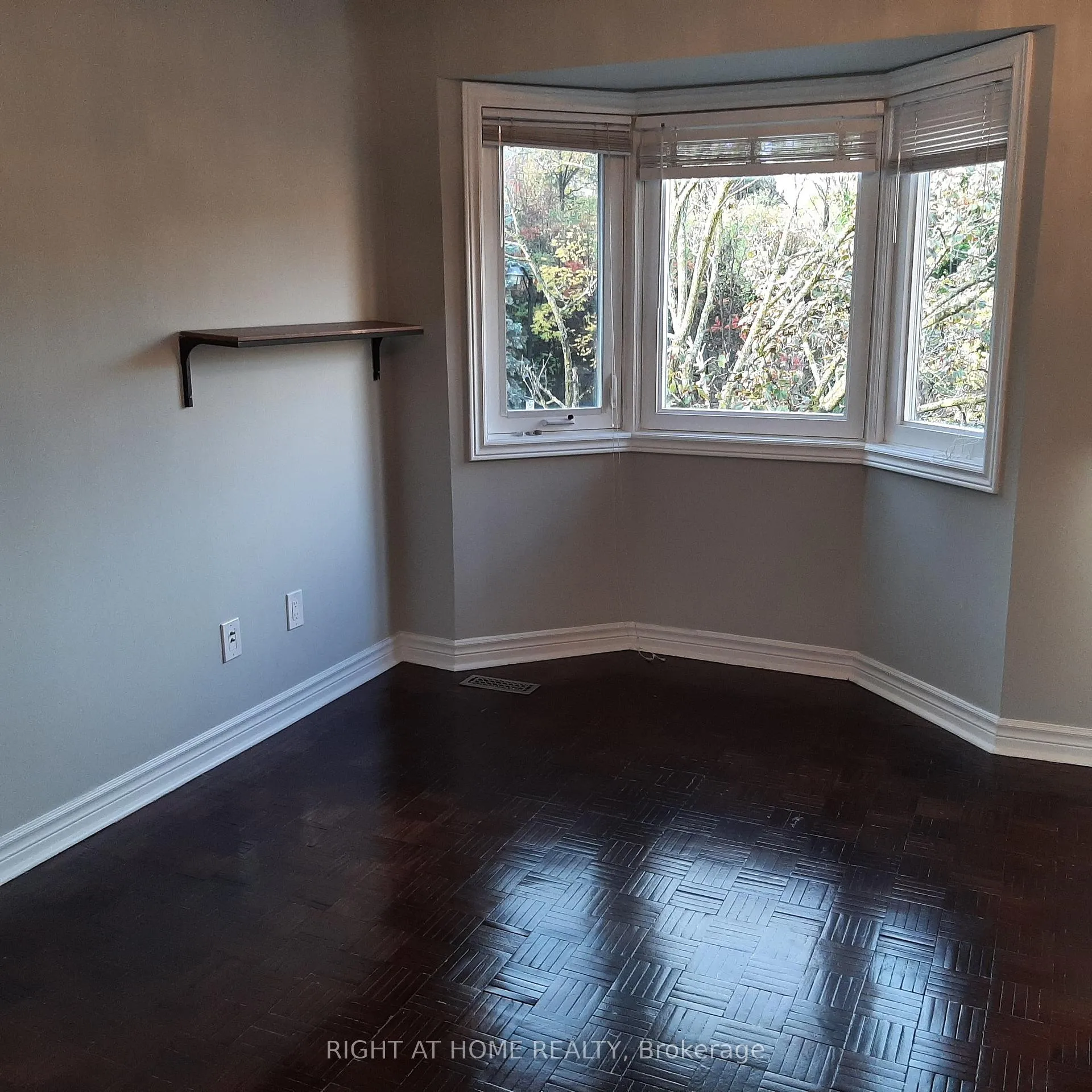 Photo 19 of Unit 17, 37 Old Firehall Lane, Vaughan, West Woodbridge — HOMEH