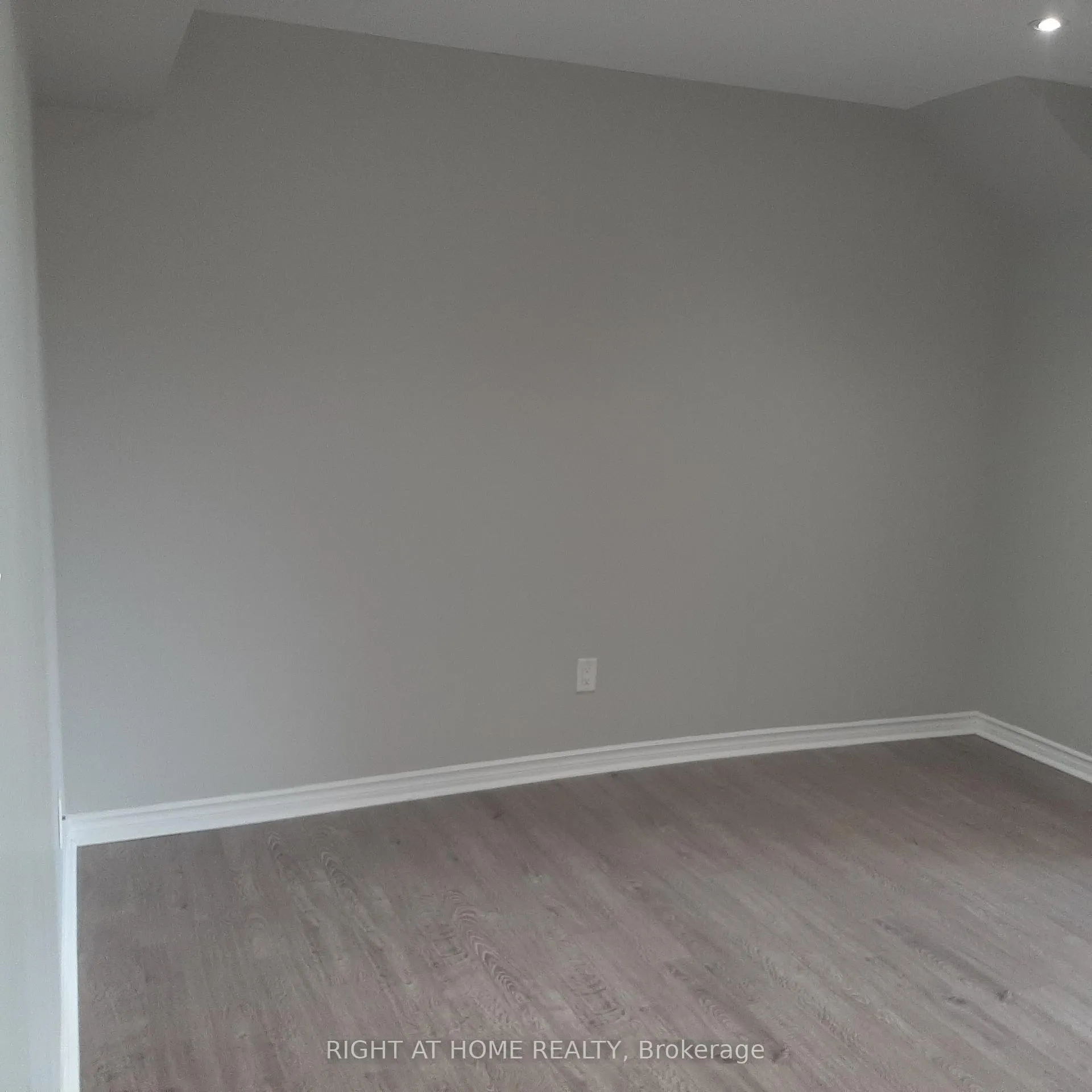 Photo 27 of Unit 17, 37 Old Firehall Lane, Vaughan, West Woodbridge — HOMEH
