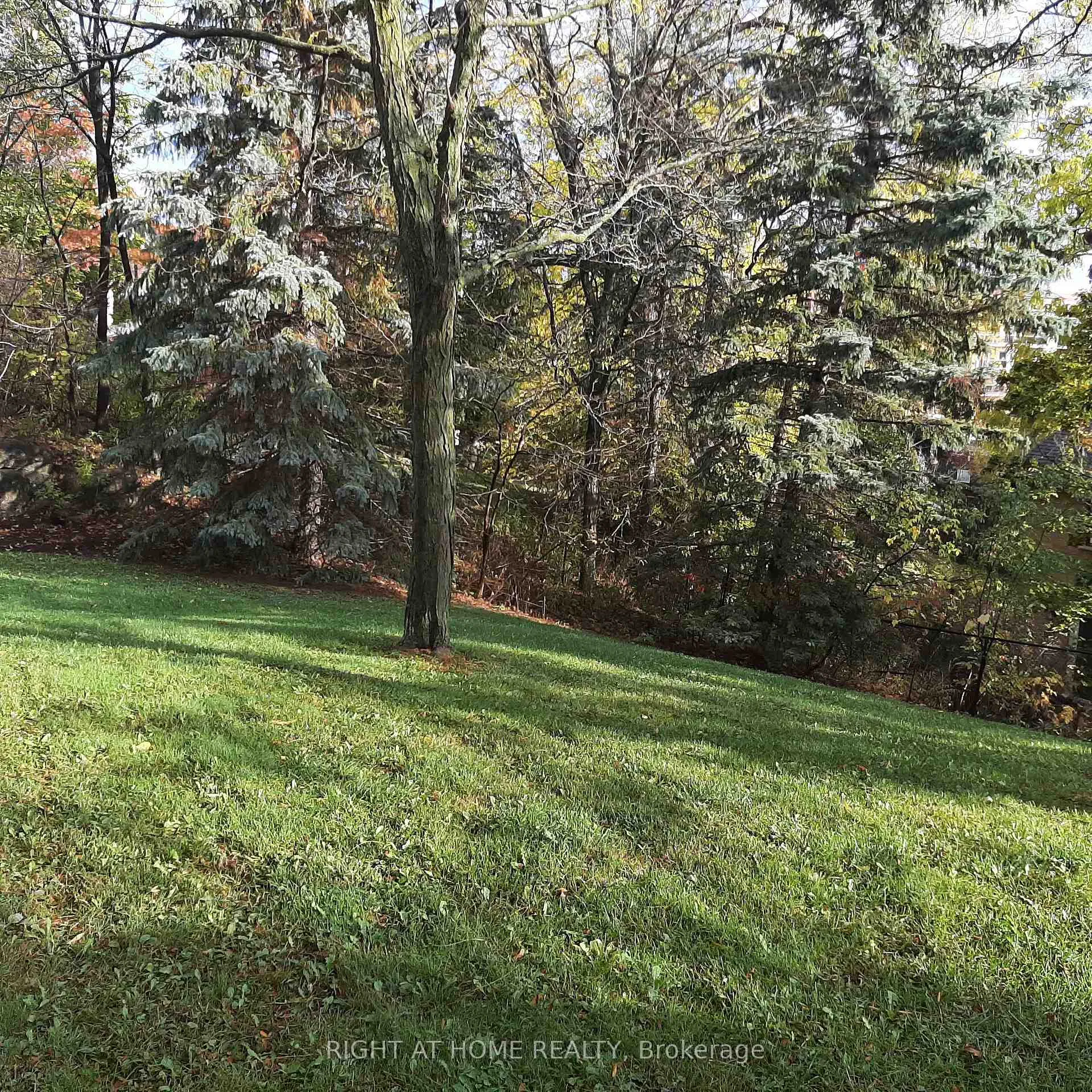 Photo 30 of Unit 17, 37 Old Firehall Lane, Vaughan, West Woodbridge — HOMEH