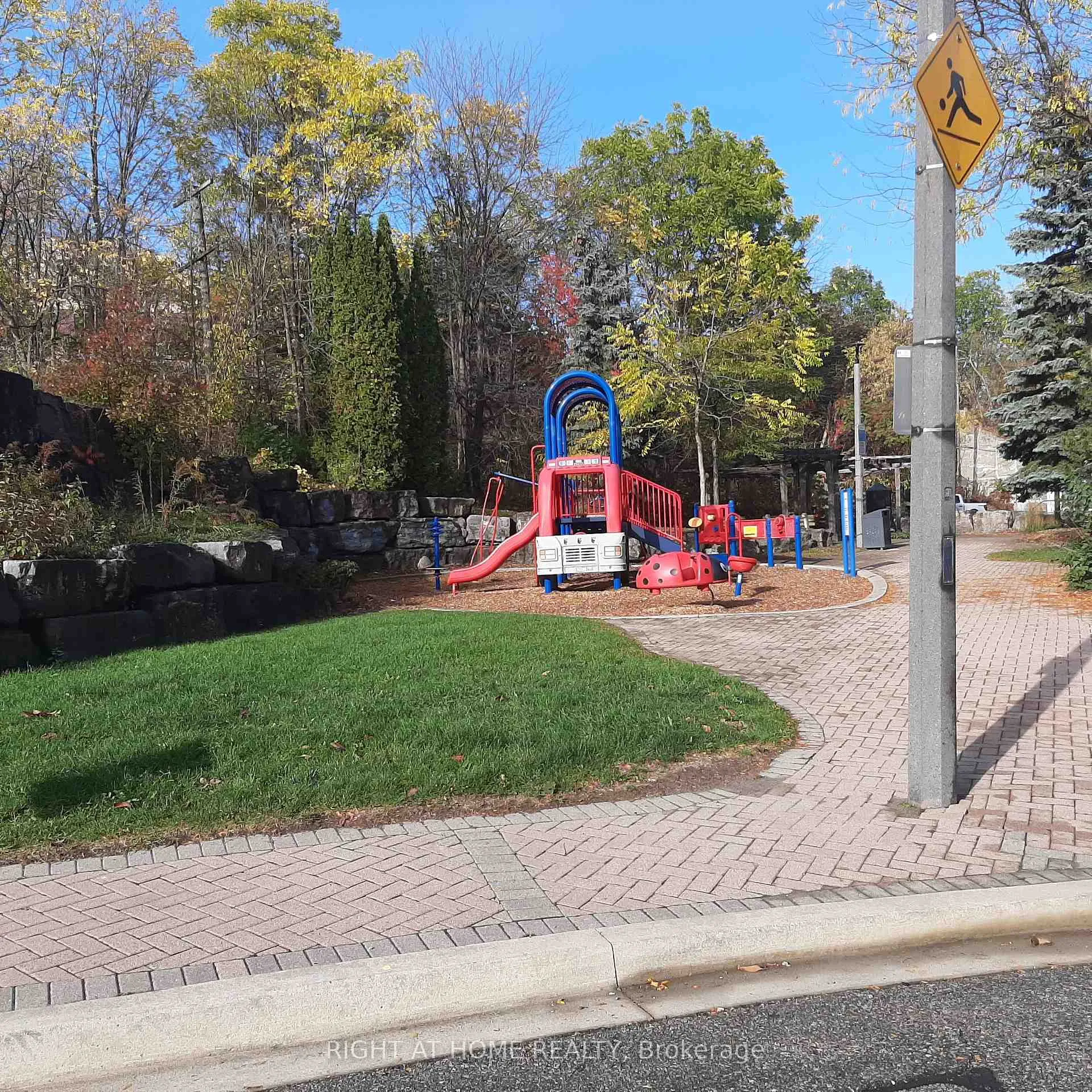 Photo 34 of Unit 17, 37 Old Firehall Lane, Vaughan, West Woodbridge — HOMEH