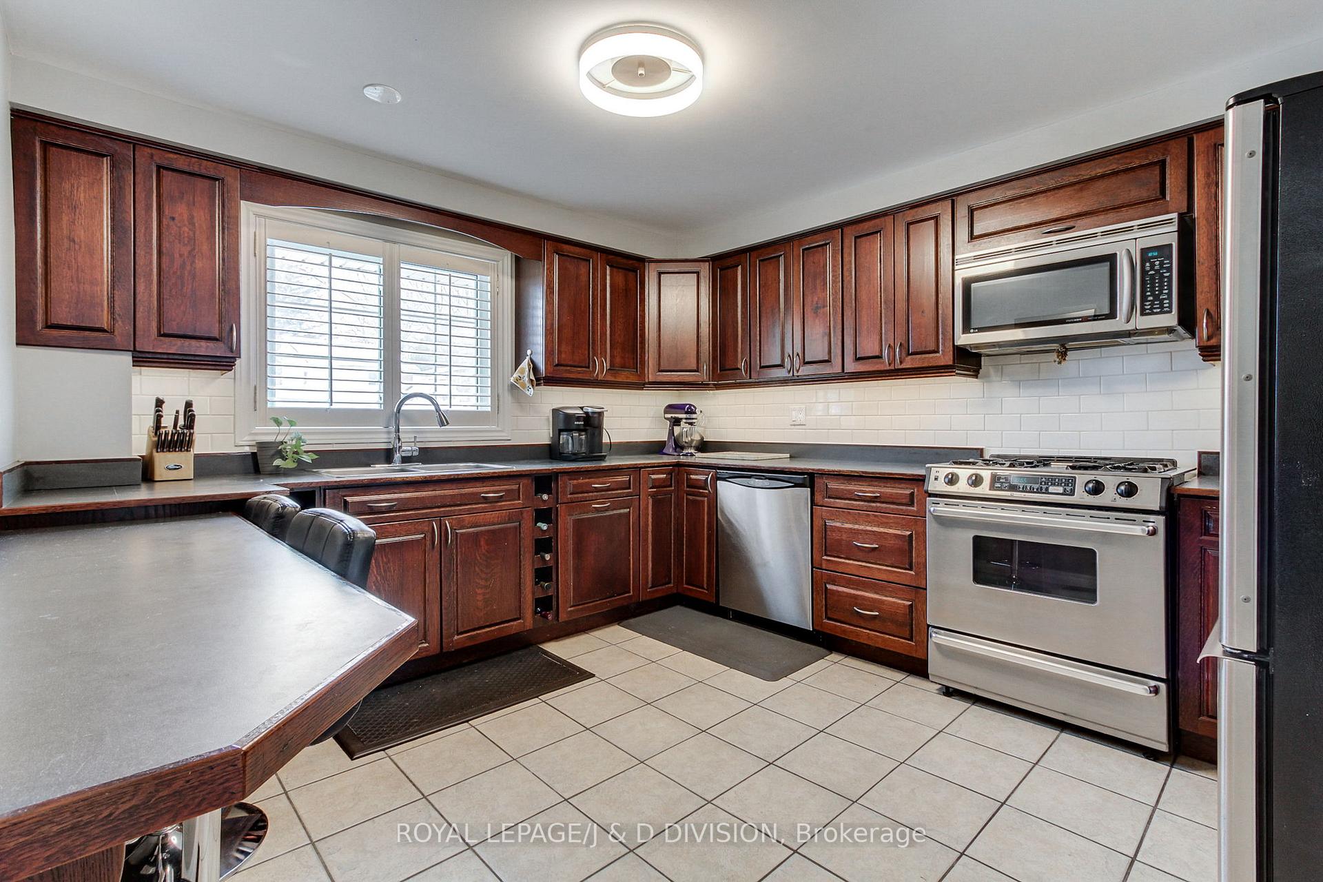 Photo 4 of 20 St Andrews Court, Aurora, Hills of St Andrew — HOMEH