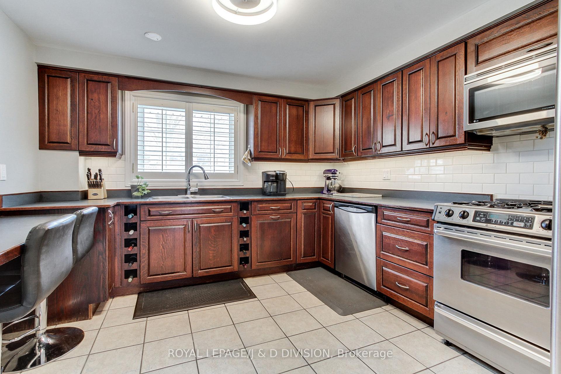 Photo 5 of 20 St Andrews Court, Aurora, Hills of St Andrew — HOMEH