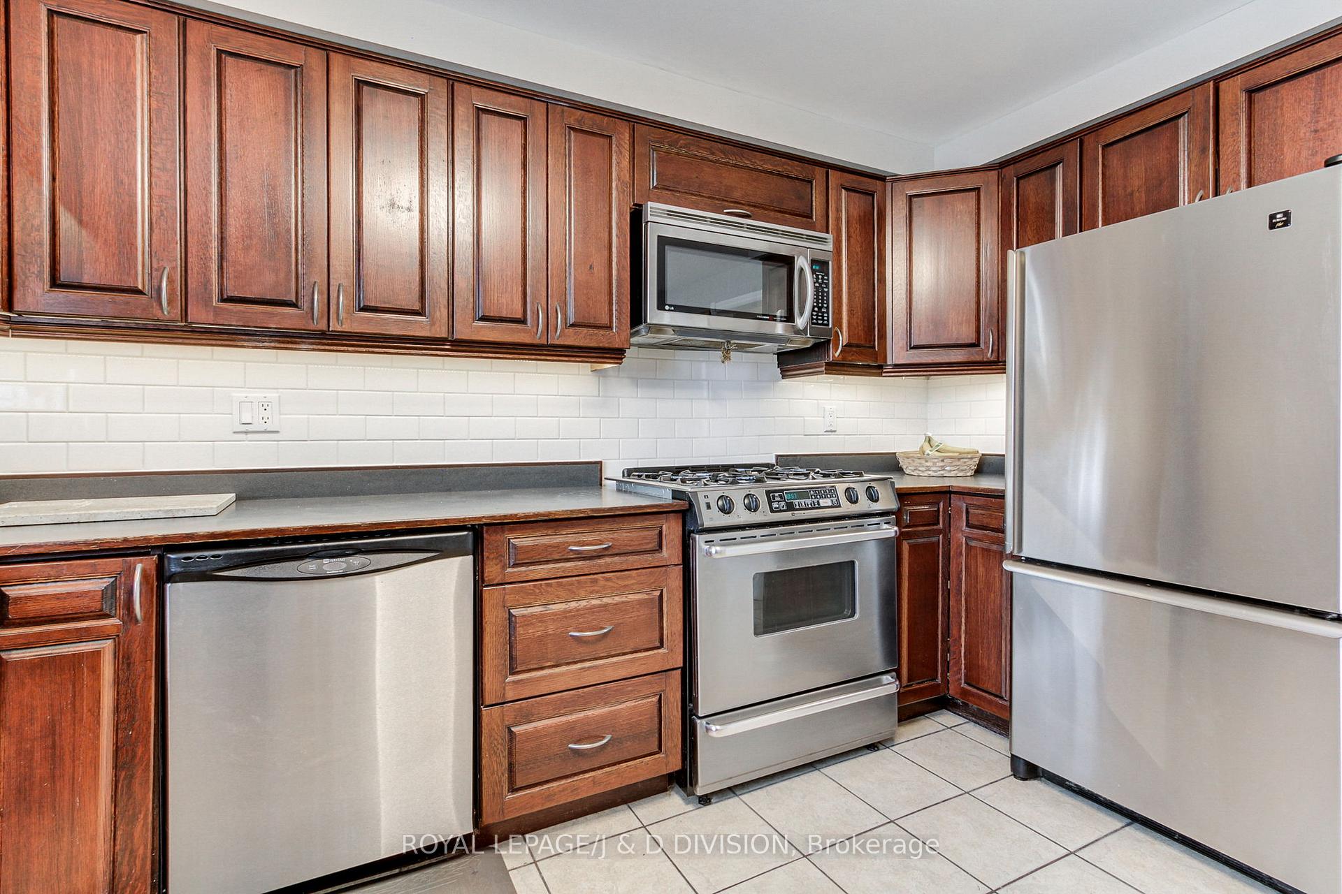 Photo 8 of 20 St Andrews Court, Aurora, Hills of St Andrew — HOMEH