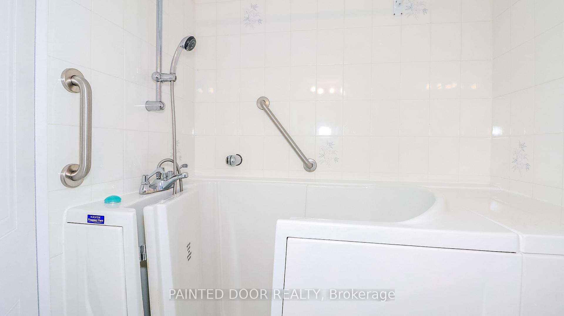 Photo 7 of Unit 1401, 150 Dunlop Street E, Barrie, City Centre — HOMEH