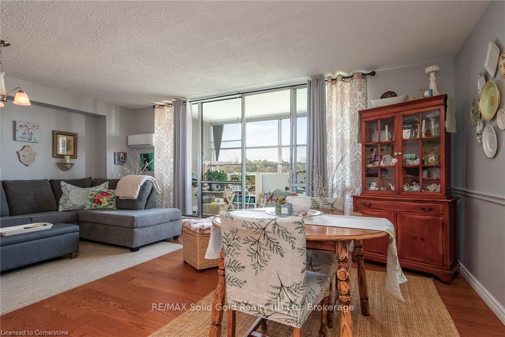 Photo 3 of Unit 801, 225 Harvard Place, Waterloo — HOMEH