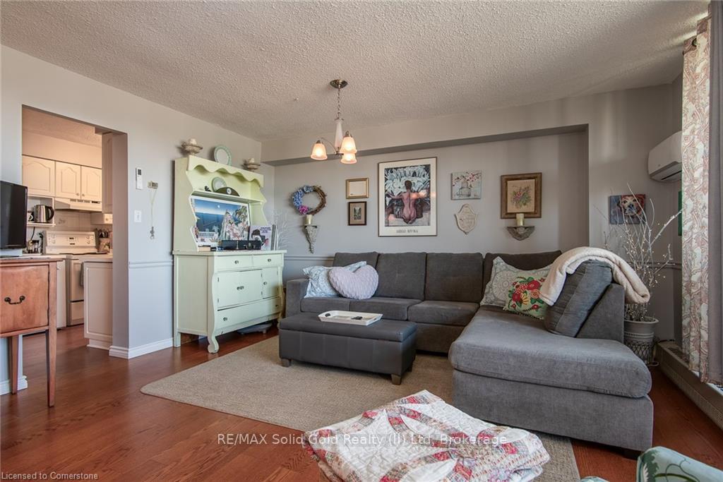 Photo 5 of Unit 801, 225 Harvard Place, Waterloo — HOMEH