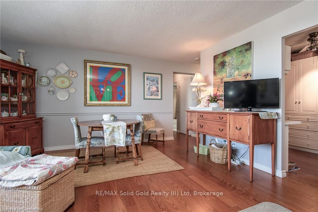 Photo 8 of Unit 801, 225 Harvard Place, Waterloo — HOMEH