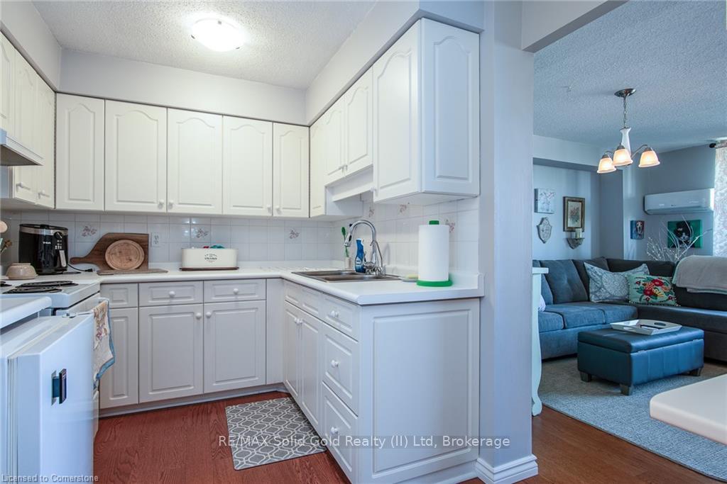 Photo 13 of Unit 801, 225 Harvard Place, Waterloo — HOMEH