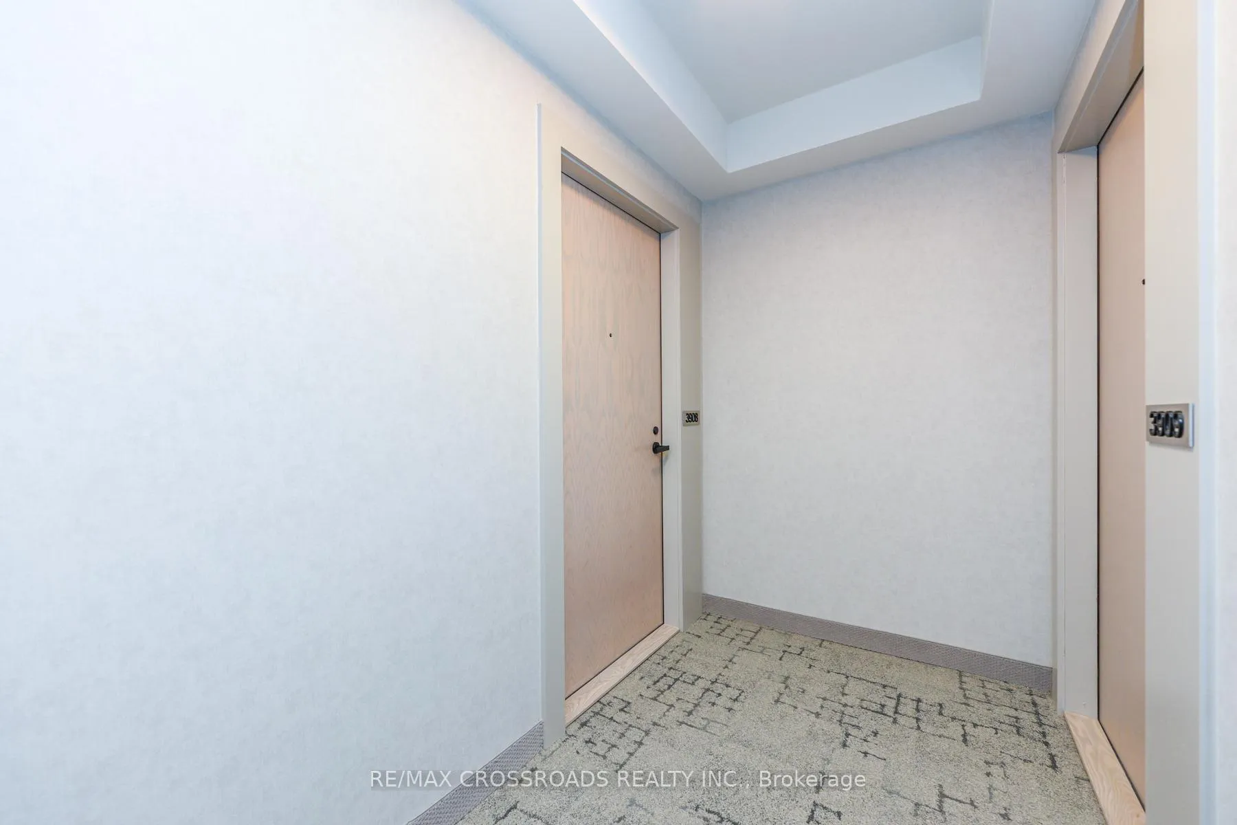 Photo 5 of Unit 3908, 8 Interchange Way, Vaughan, Vaughan Corporate Centre — HOMEH