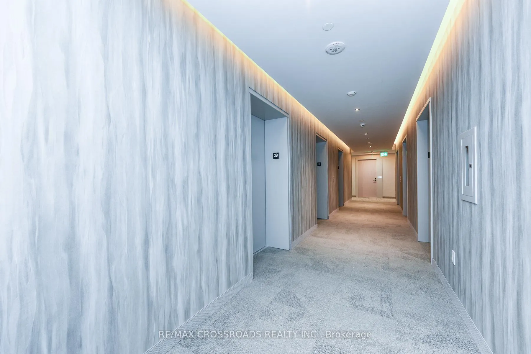 Photo 6 of Unit 3908, 8 Interchange Way, Vaughan, Vaughan Corporate Centre — HOMEH