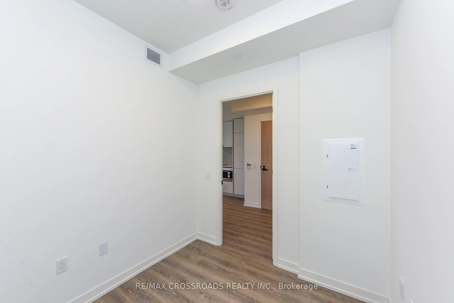 Photo 9 of Unit 3908, 8 Interchange Way, Vaughan, Vaughan Corporate Centre — HOMEH