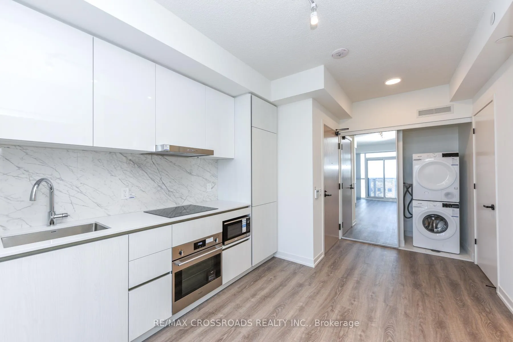 Photo 13 of Unit 3908, 8 Interchange Way, Vaughan, Vaughan Corporate Centre — HOMEH