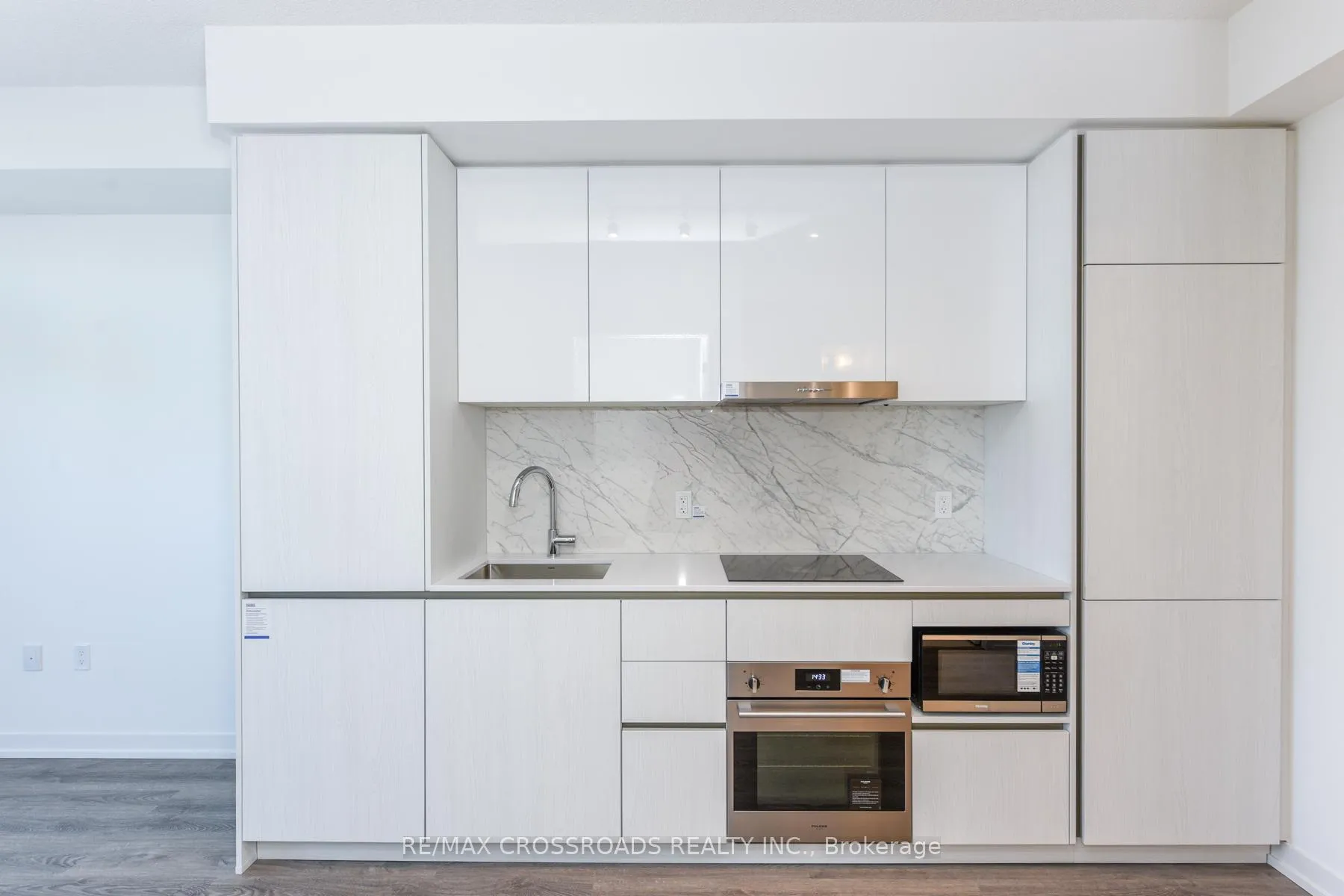 Photo 14 of Unit 3908, 8 Interchange Way, Vaughan, Vaughan Corporate Centre — HOMEH