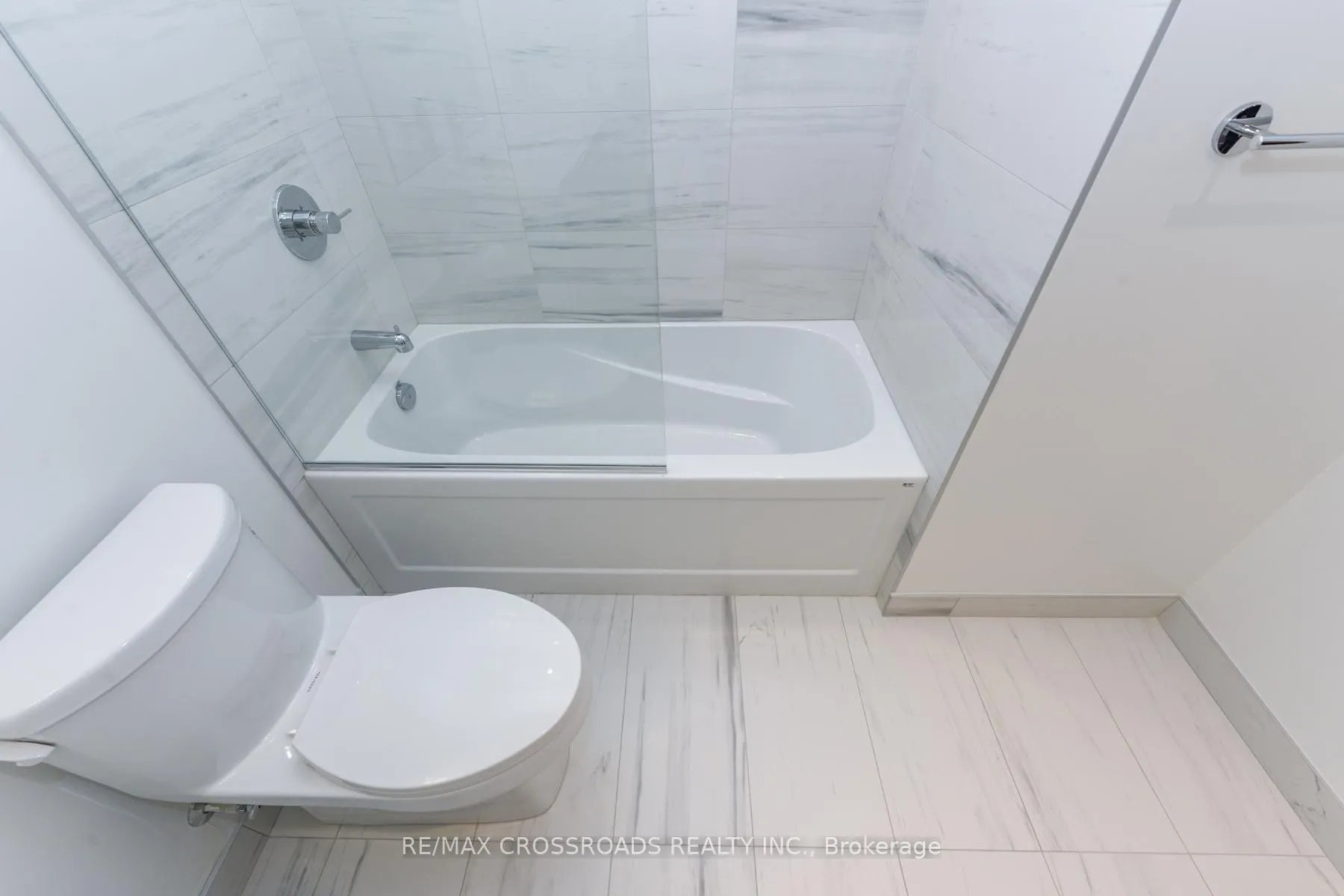 Photo 21 of Unit 3908, 8 Interchange Way, Vaughan, Vaughan Corporate Centre — HOMEH