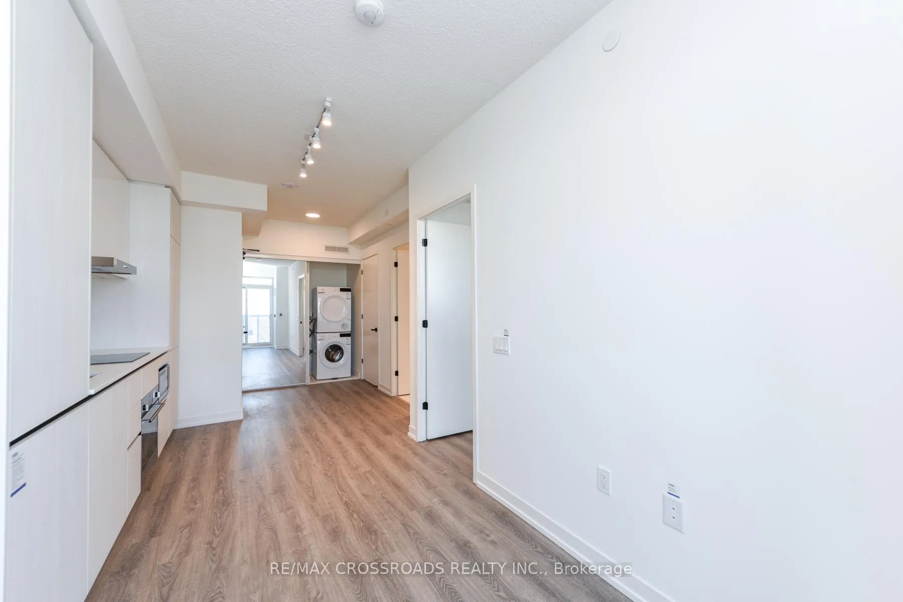 Photo 23 of Unit 3908, 8 Interchange Way, Vaughan, Vaughan Corporate Centre — HOMEH