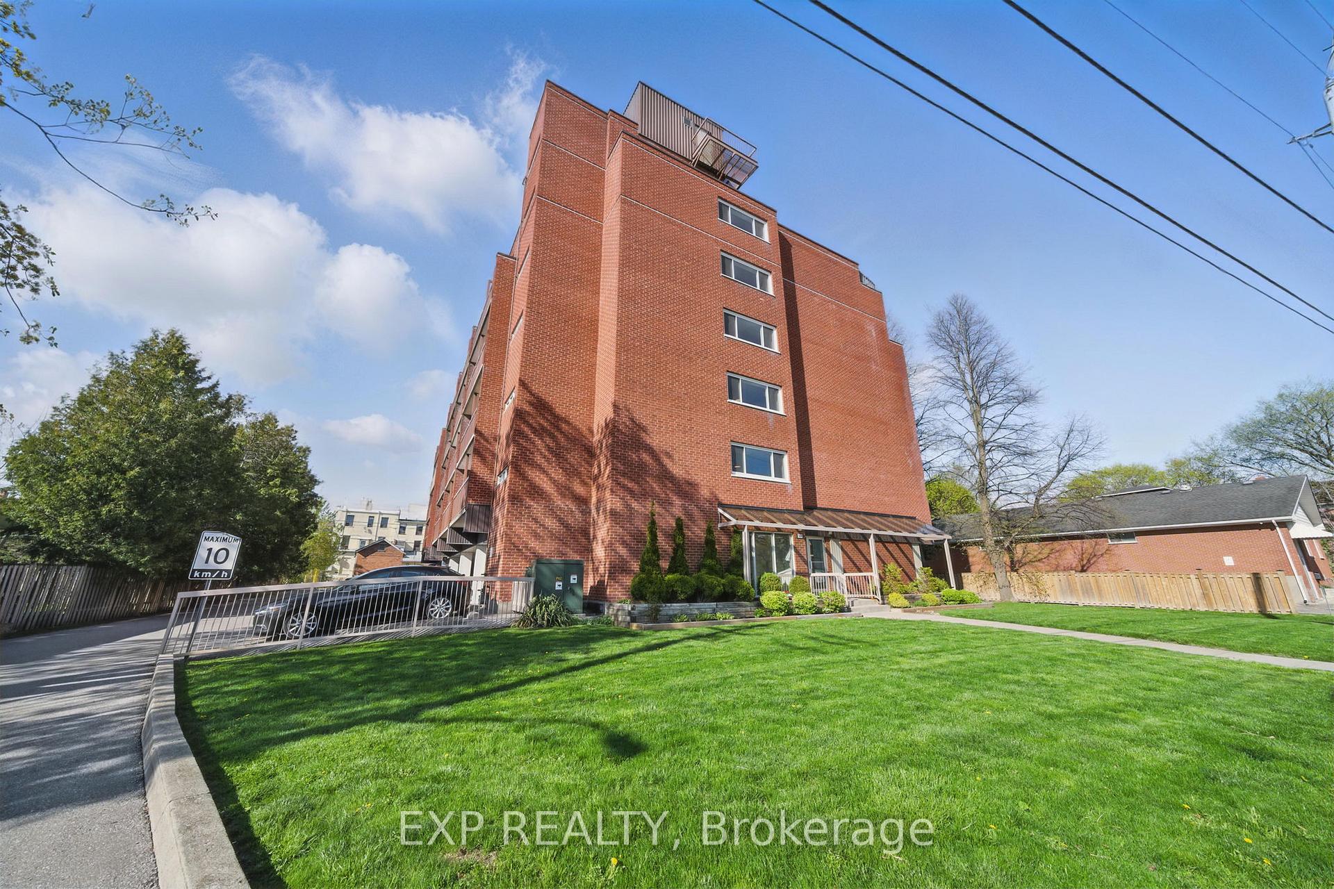 Photo 30 of Unit 302, 144 Queen Street, Clarington, Bowmanville — HOMEH