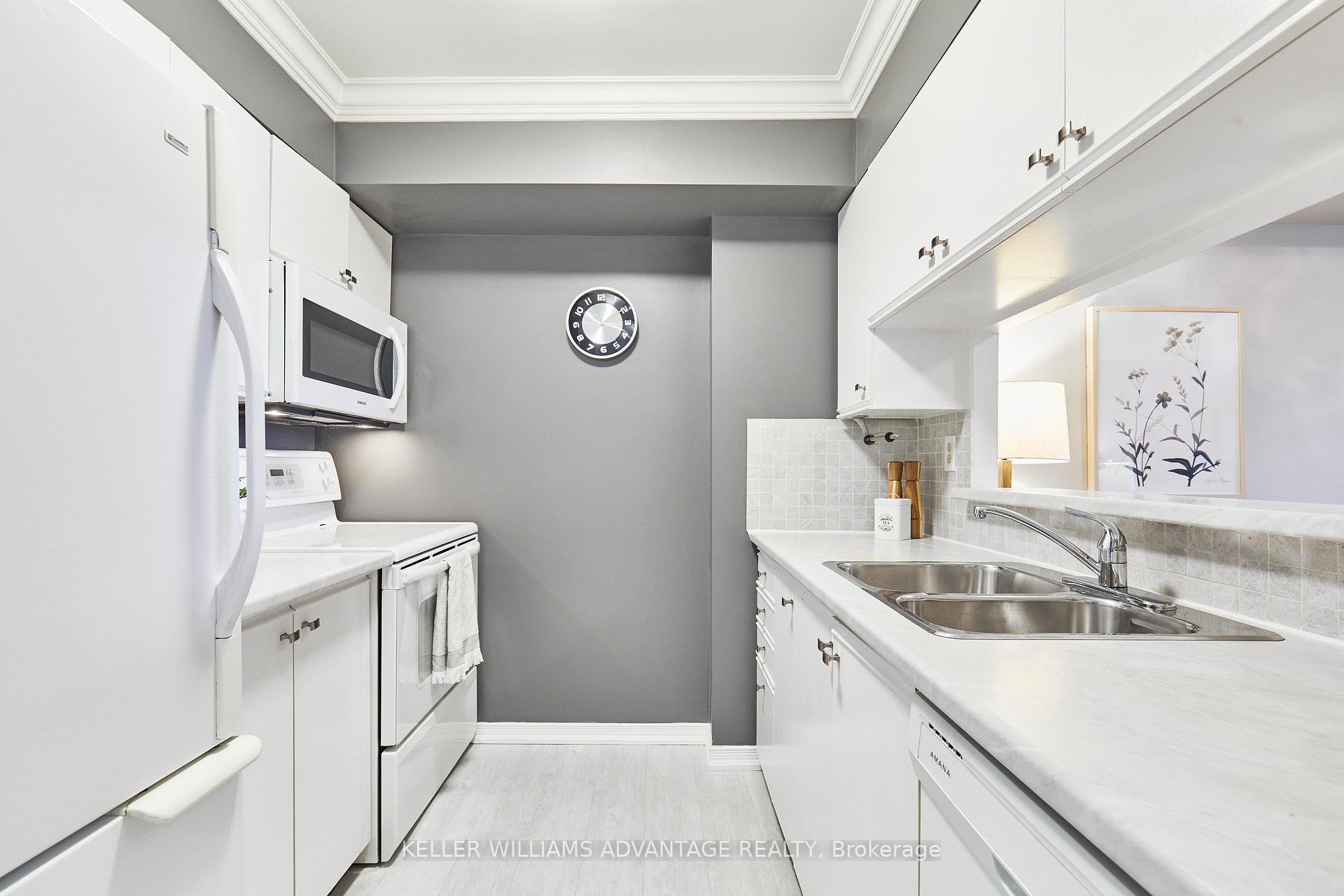 Photo 3 of Unit 302, 1665 Pickering Parkway, Pickering, Village East — HOMEH