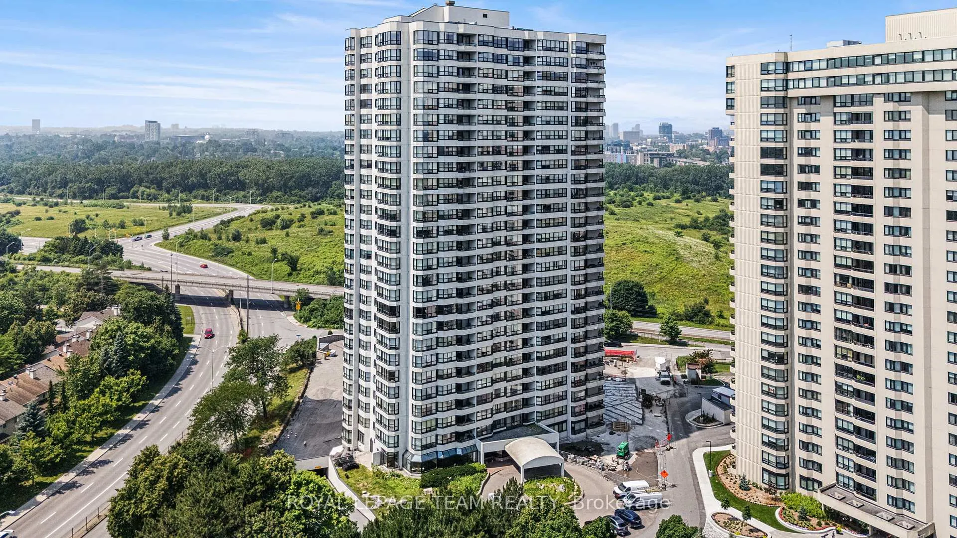 Photo 2 of Unit 401, 1510 Riverside Drive, Ottawa, Riverview Park — HOMEH