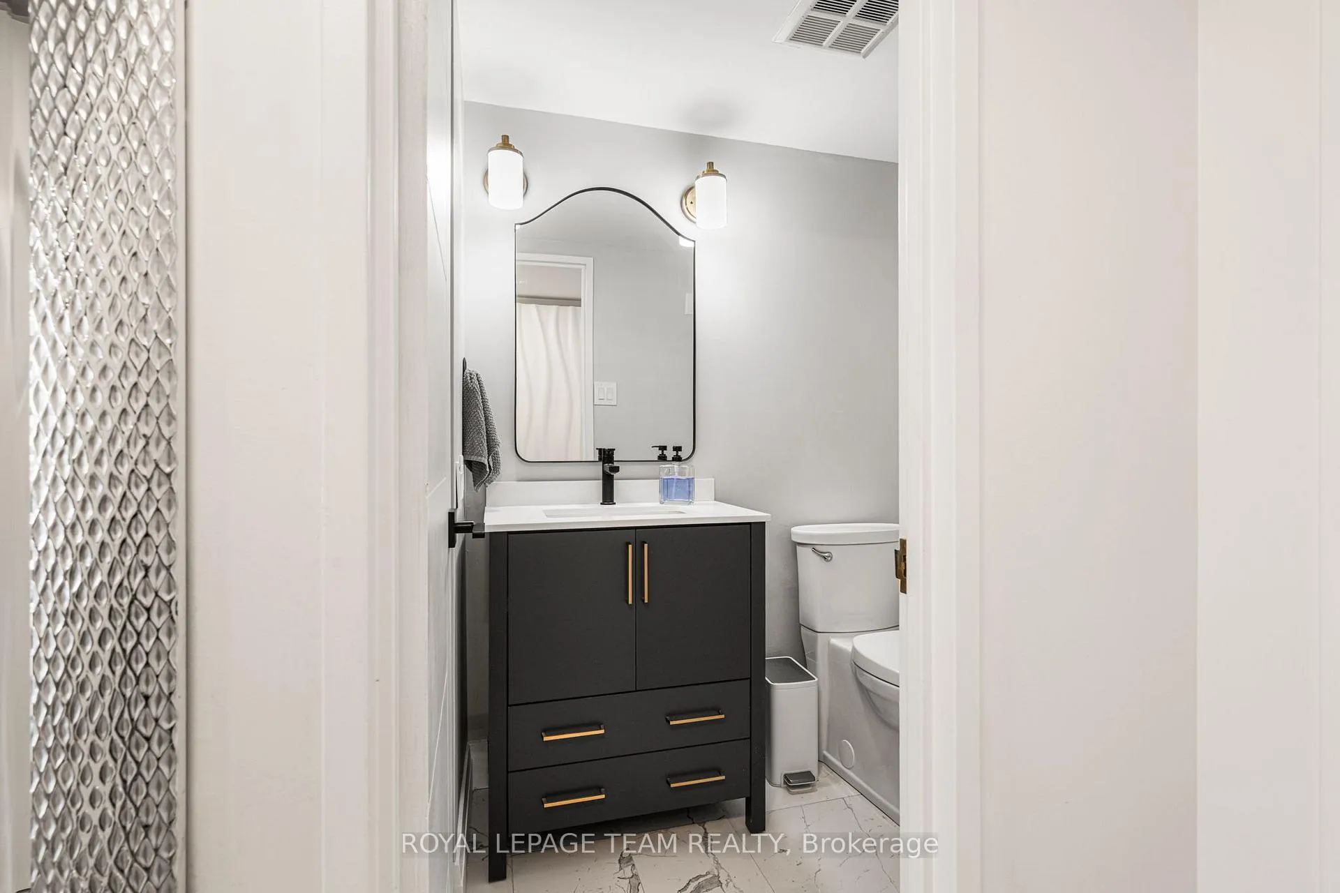 Photo 6 of Unit 401, 1510 Riverside Drive, Ottawa, Riverview Park — HOMEH