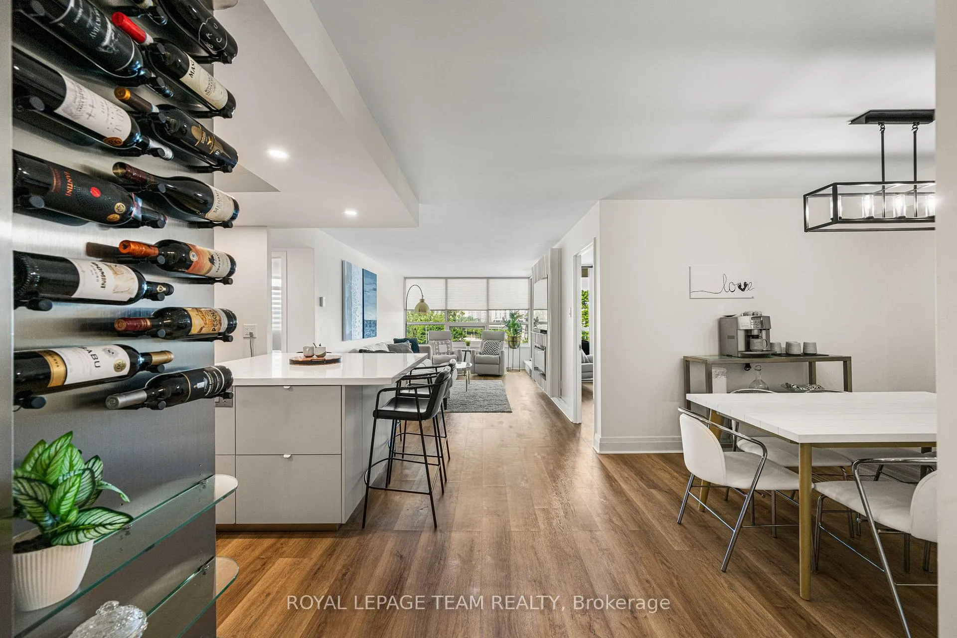 Photo 7 of Unit 401, 1510 Riverside Drive, Ottawa, Riverview Park — HOMEH