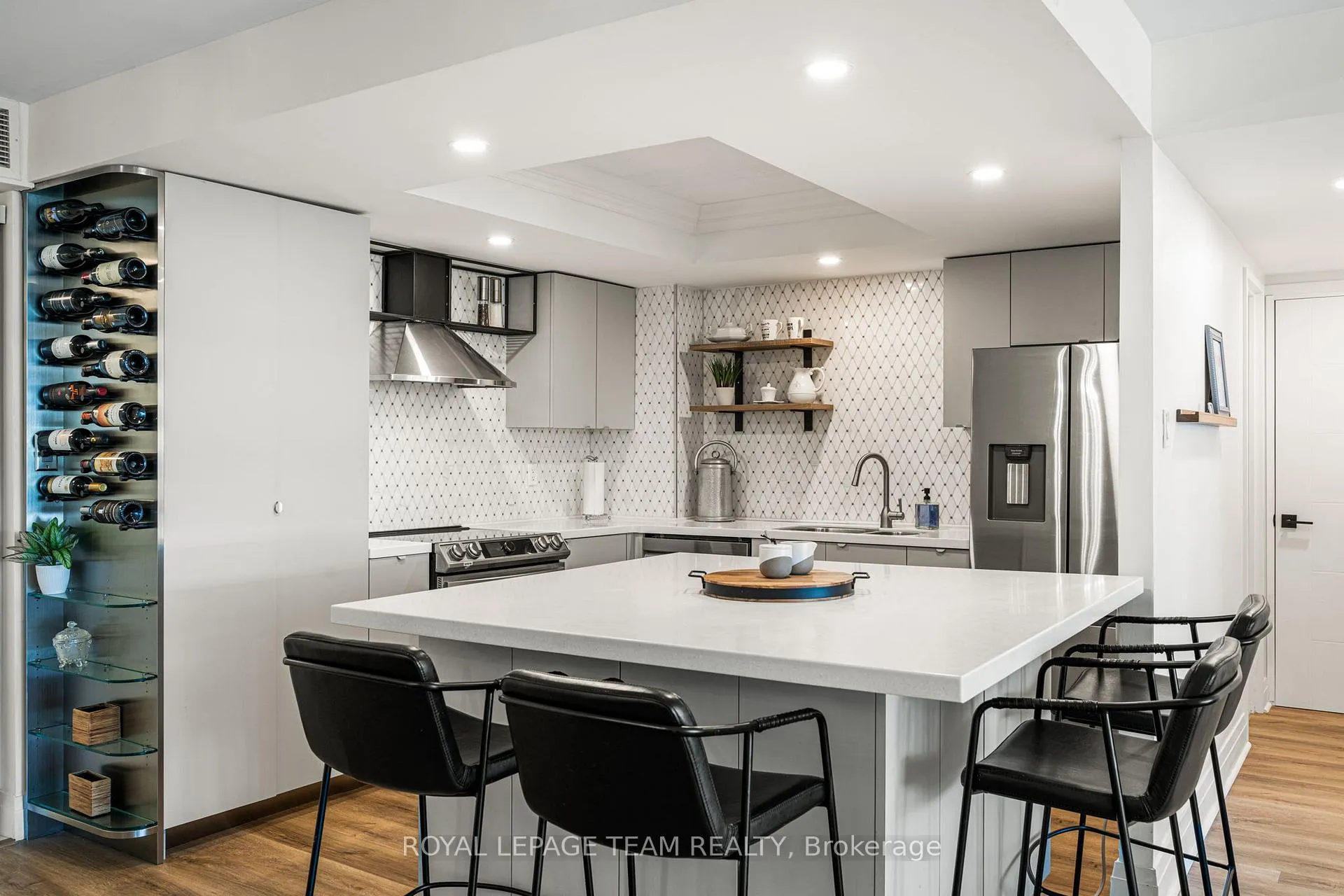 Photo 10 of Unit 401, 1510 Riverside Drive, Ottawa, Riverview Park — HOMEH