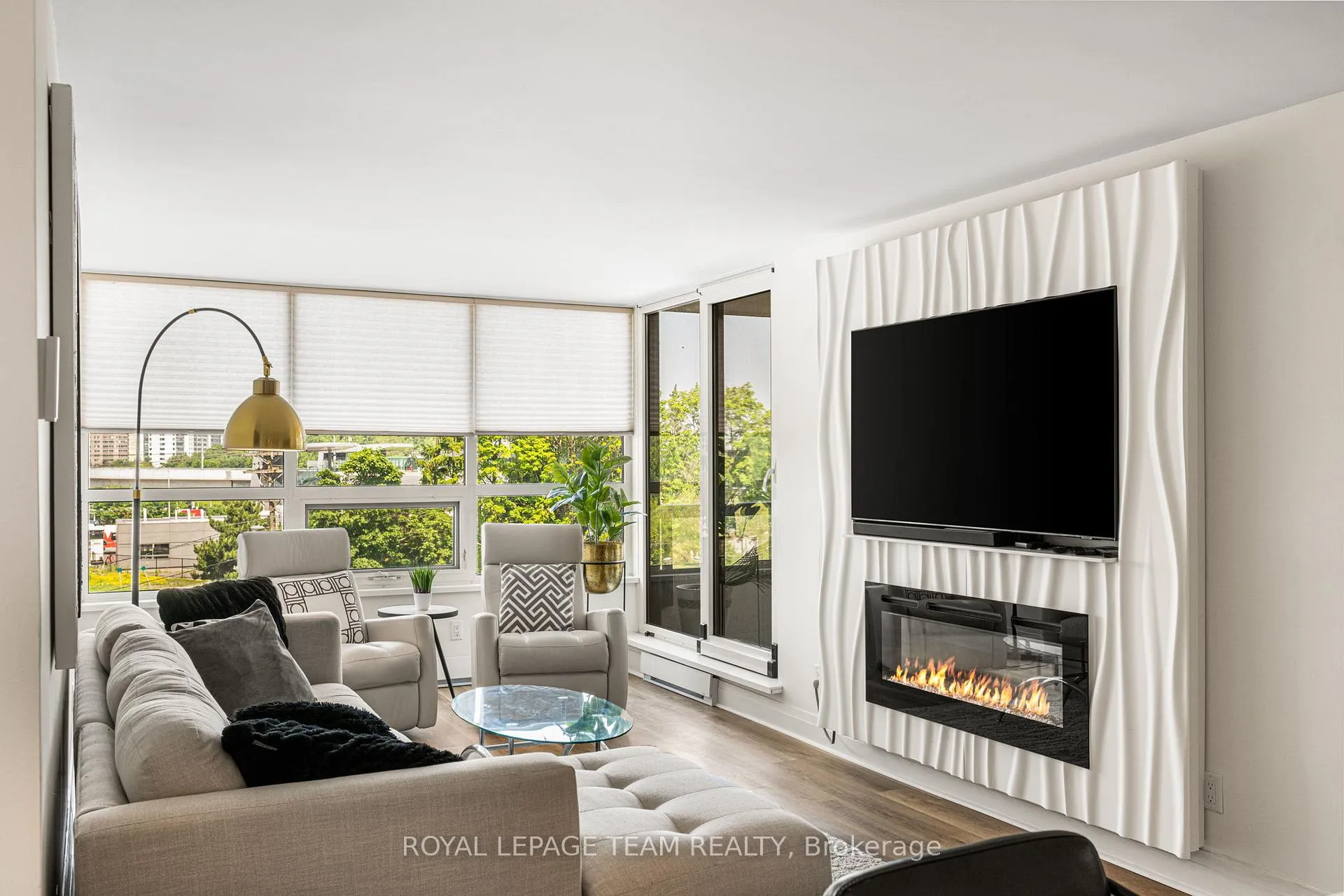 Photo 13 of Unit 401, 1510 Riverside Drive, Ottawa, Riverview Park — HOMEH