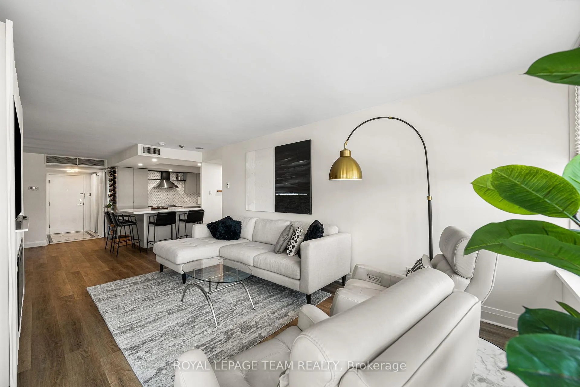 Photo 14 of Unit 401, 1510 Riverside Drive, Ottawa, Riverview Park — HOMEH