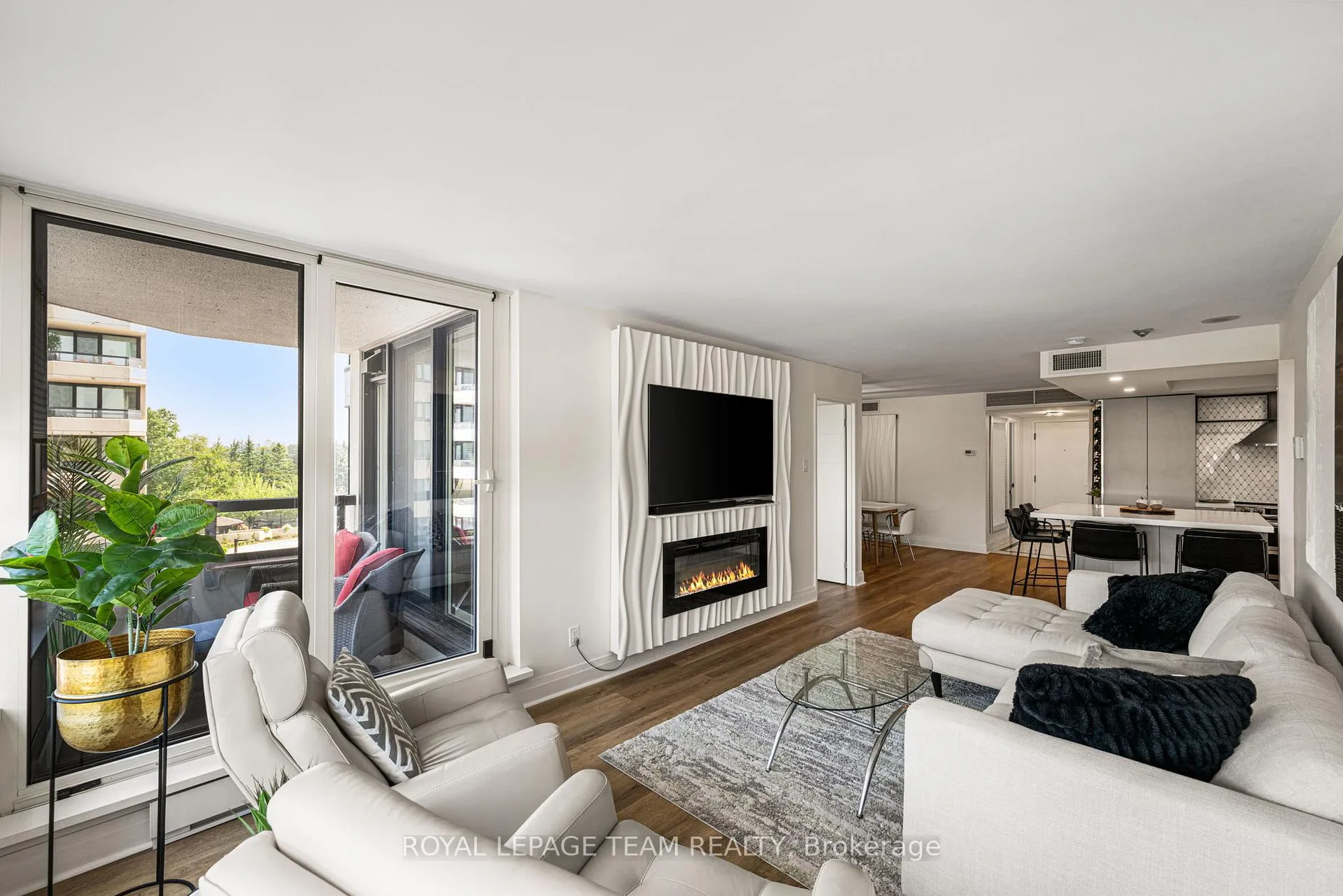 Photo 15 of Unit 401, 1510 Riverside Drive, Ottawa, Riverview Park — HOMEH