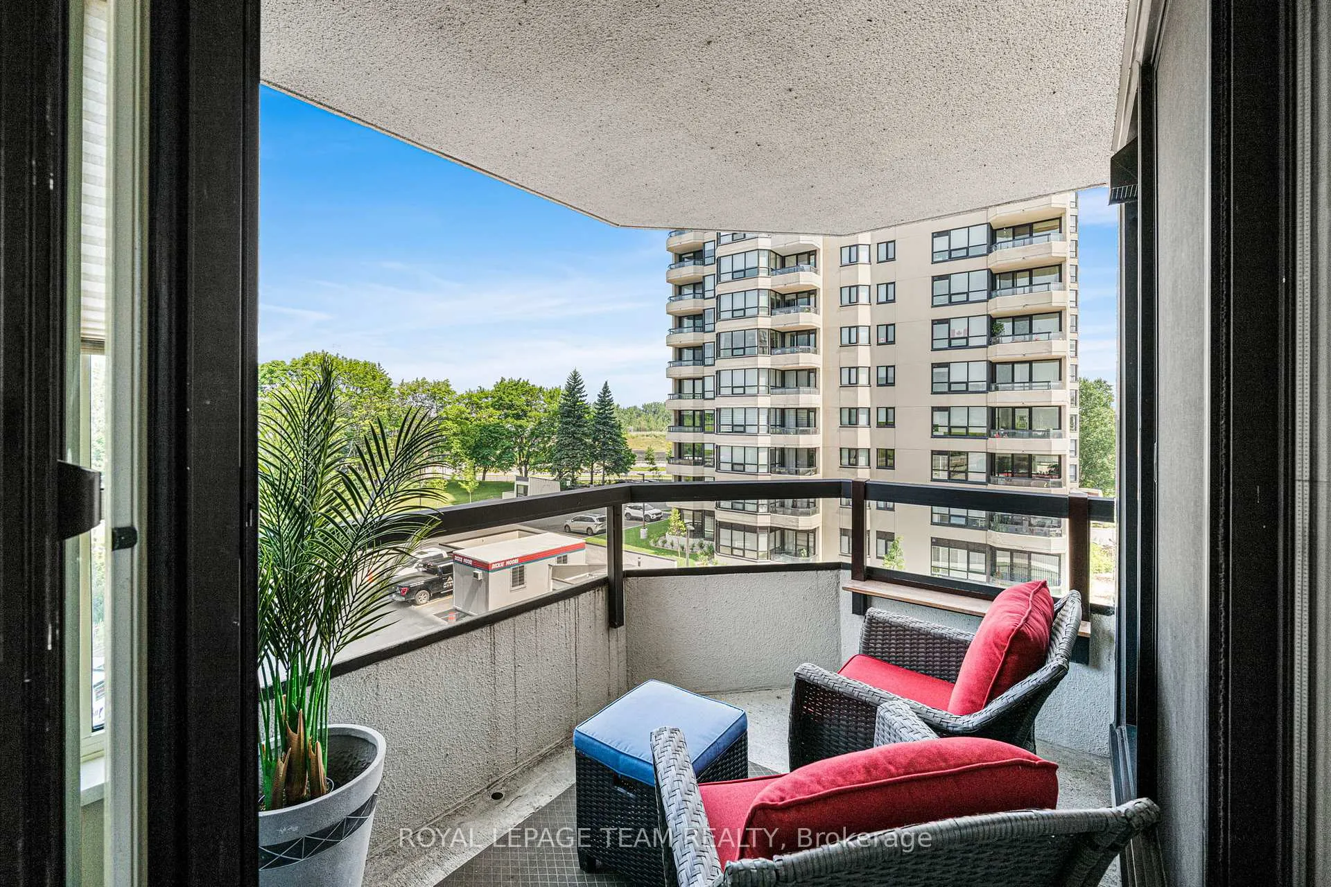 Photo 20 of Unit 401, 1510 Riverside Drive, Ottawa, Riverview Park — HOMEH