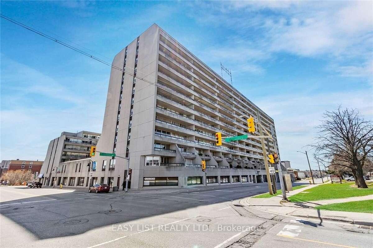 Front of Unit 305, 55 William Street E