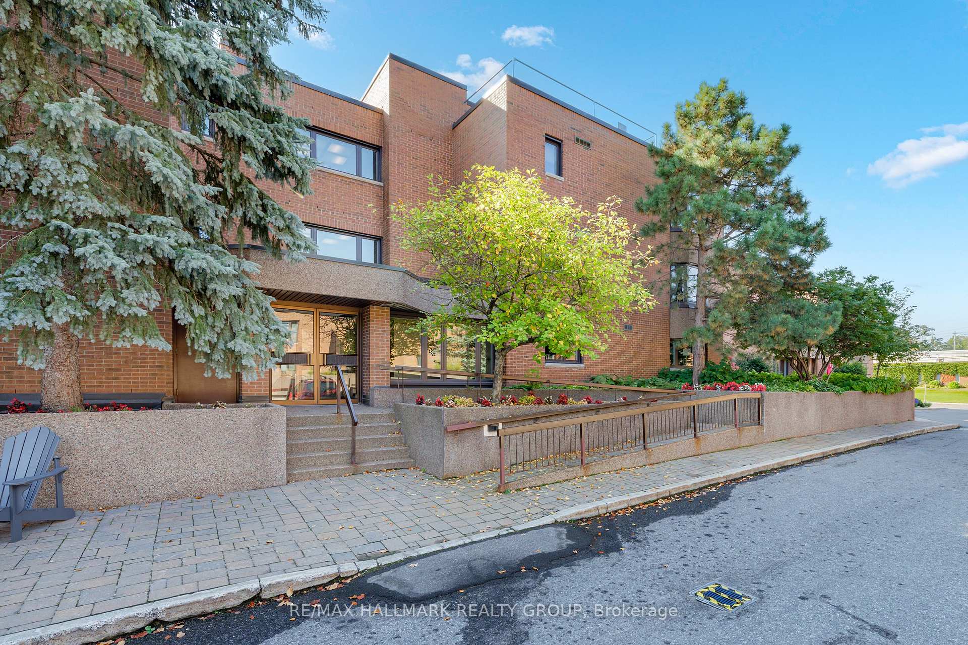 Photo 2 of Unit 87D, 263 Botanica Pvt, Ottawa, Civic Hospital — HOMEH