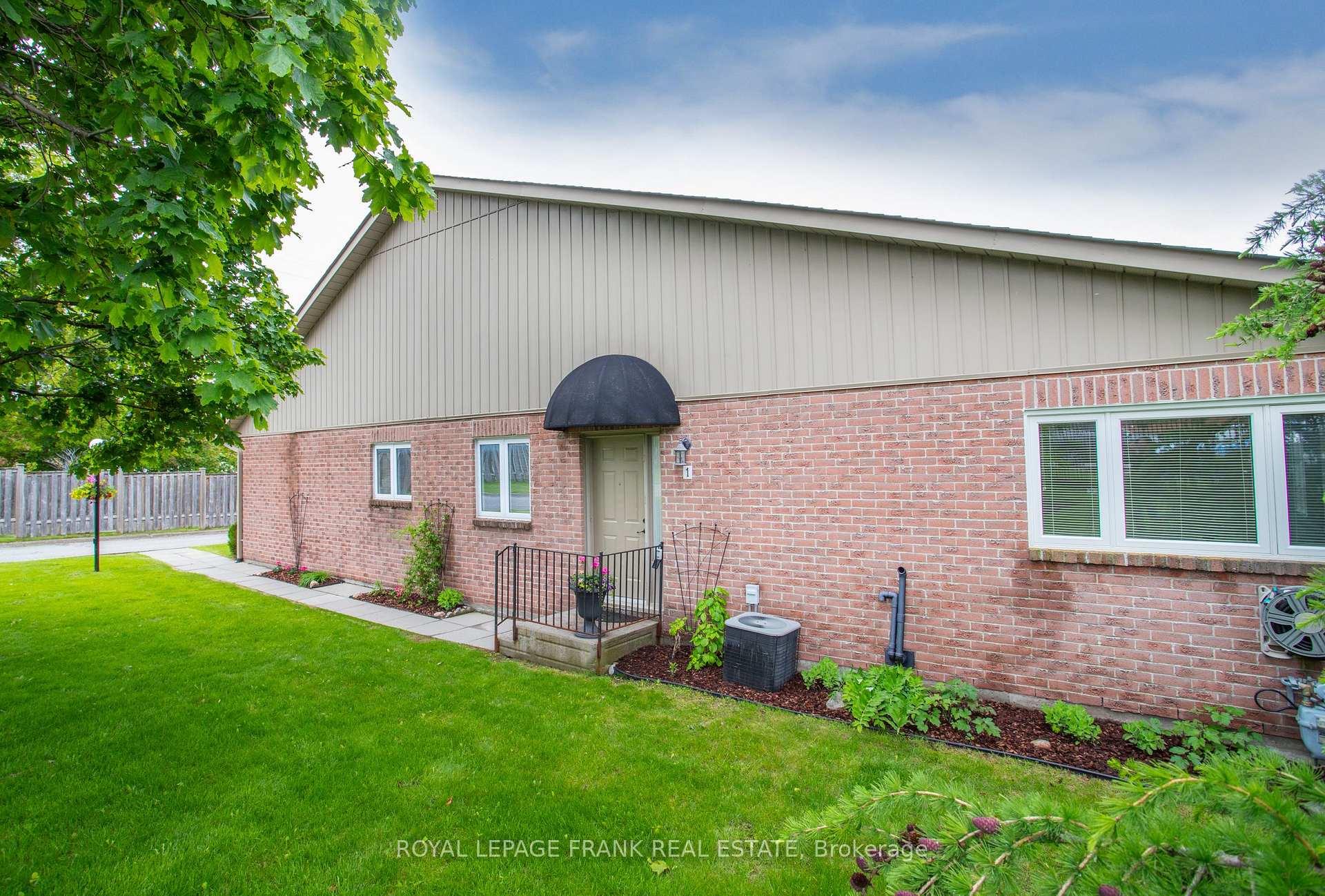 Photo 5 of Unit 1, 234 Water Street, Scugog, Port Perry — HOMEH