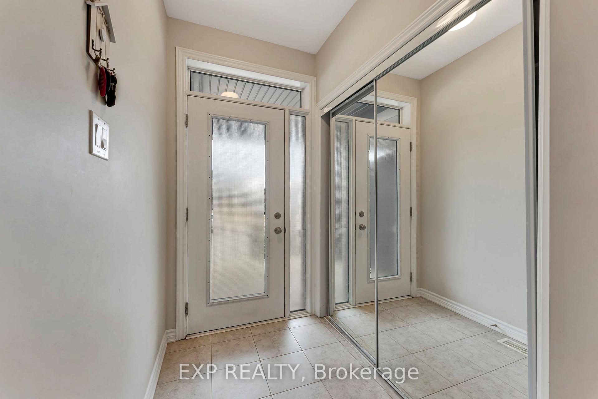 Photo 5 of 117 Pilot Private, Ottawa, Kanata - Emerald Meadows/Trailwest — HOMEH